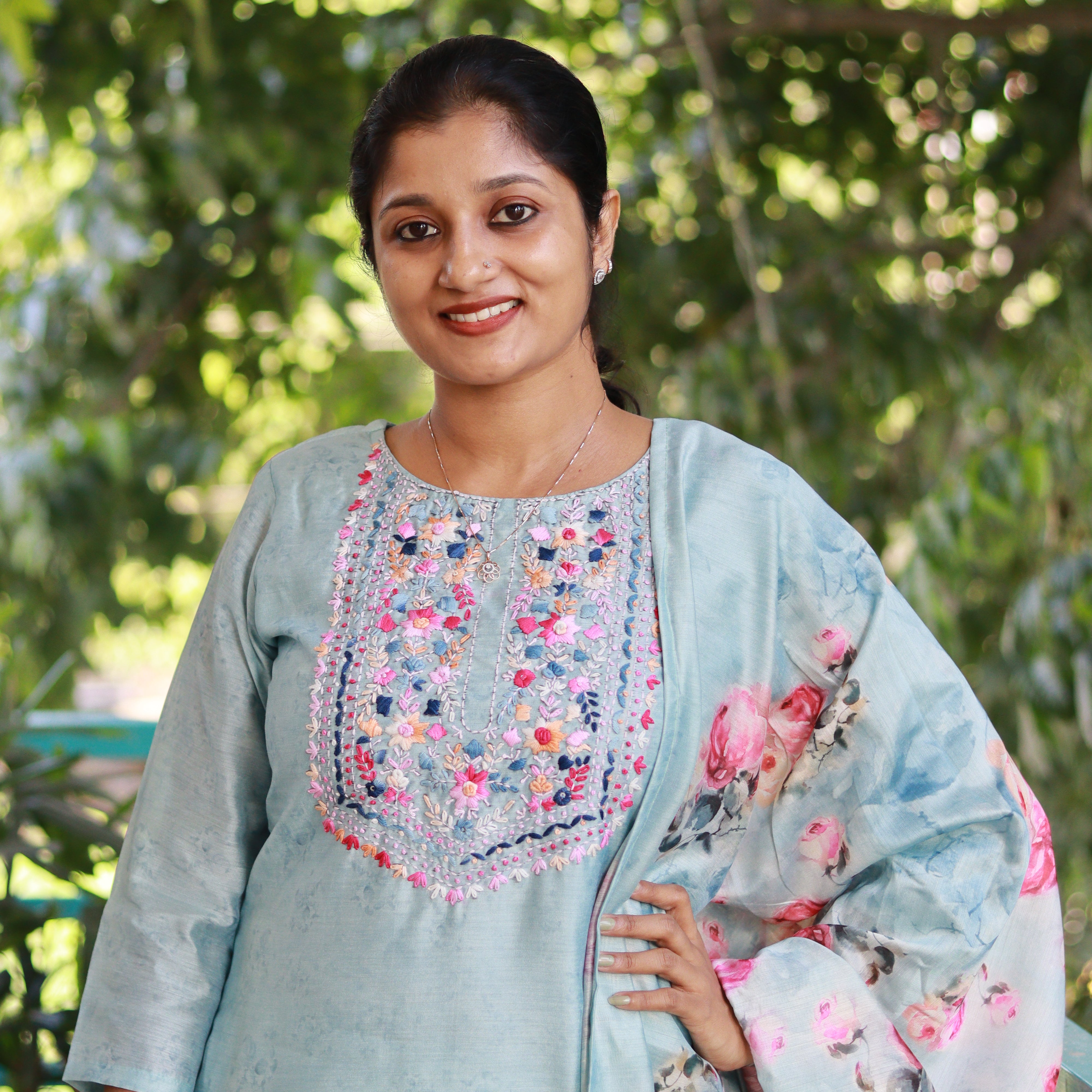 Load image into Gallery viewer, Semi Silk Designer Kurti set - 3771