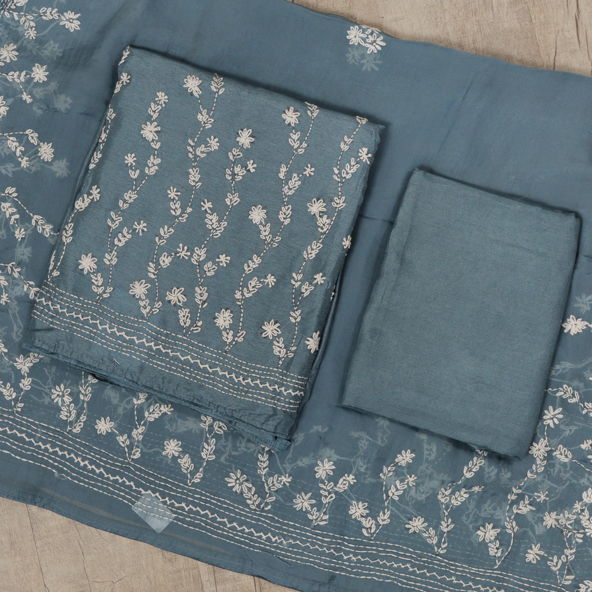 Load image into Gallery viewer, Gaji Silk Unstitched Suit- 5131