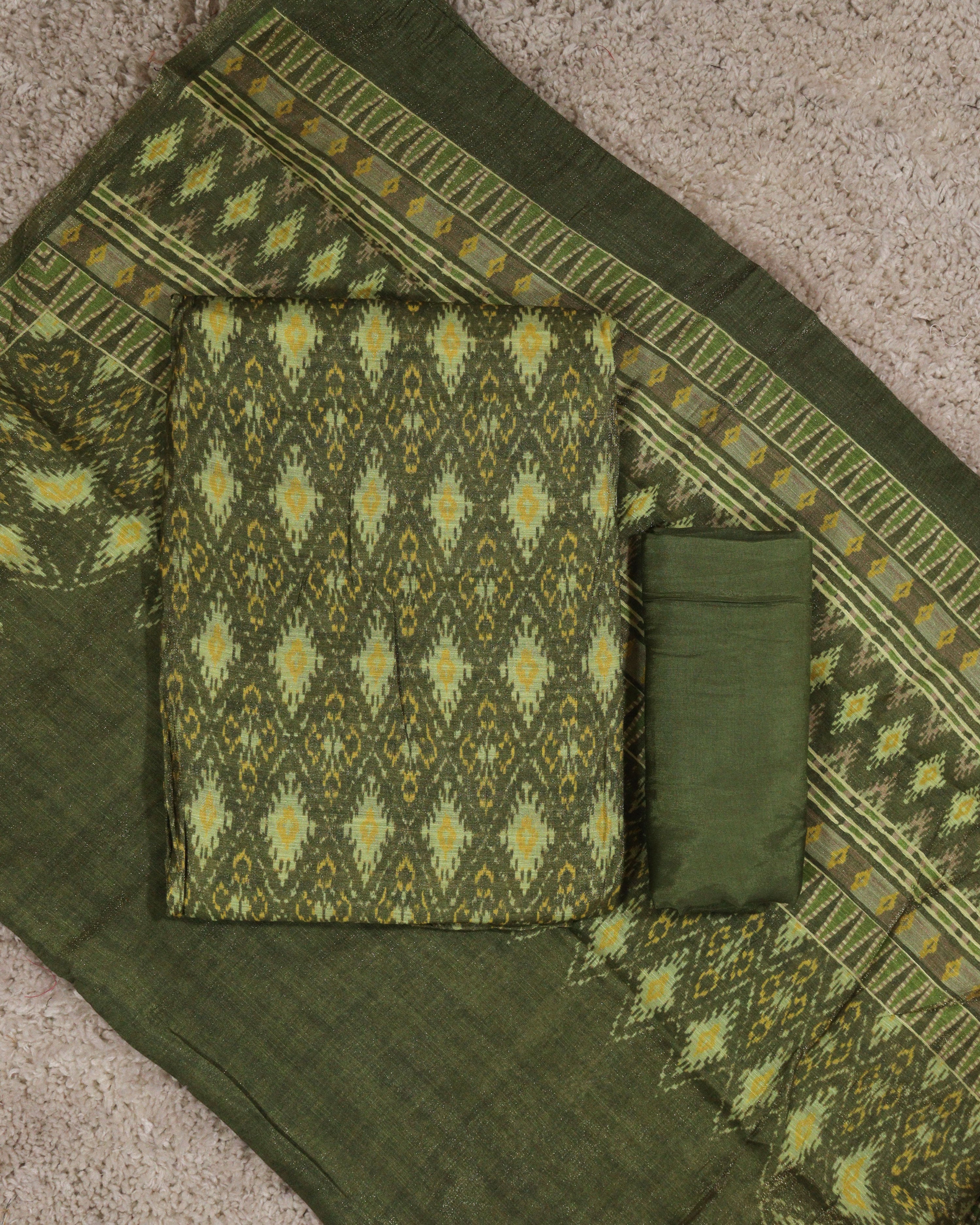 Load image into Gallery viewer, Semi Silk Unstitched Suit-3561