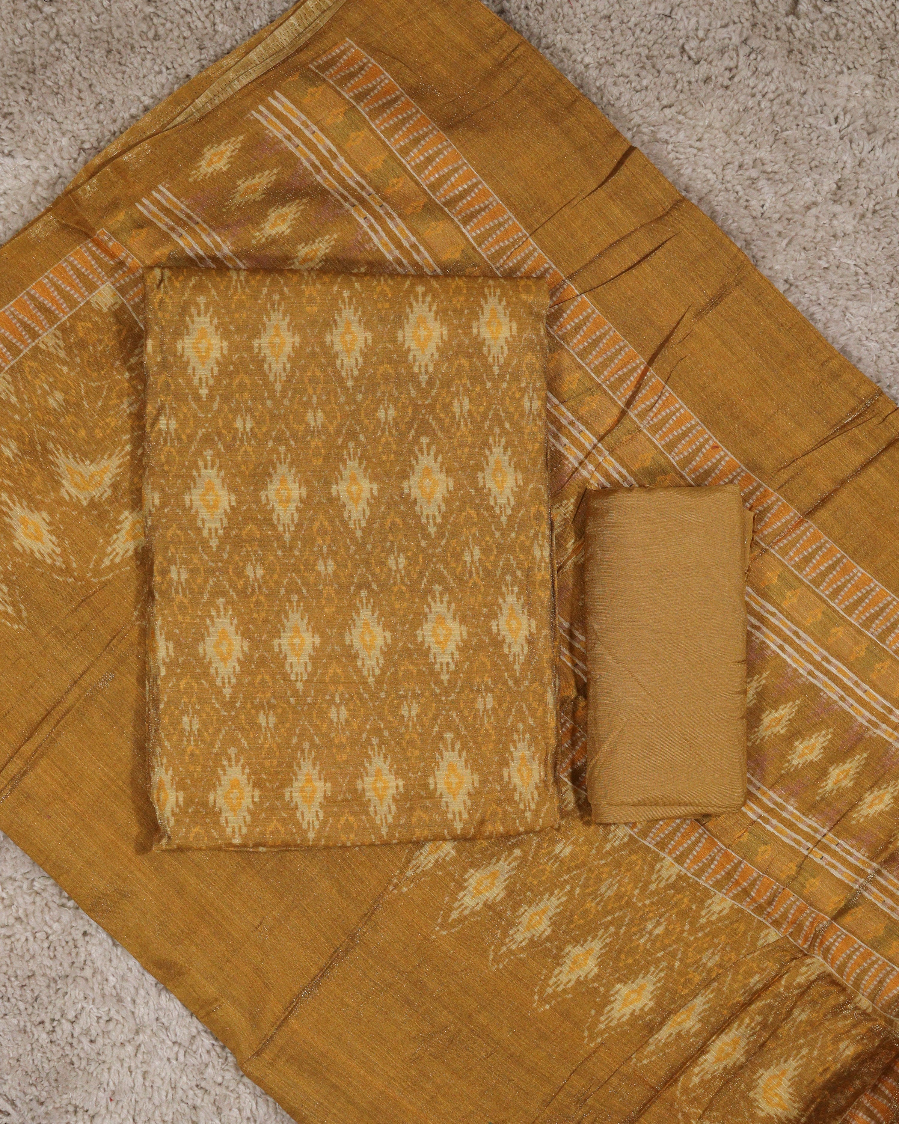 Load image into Gallery viewer, Semi Silk Unstitched Suit-3561