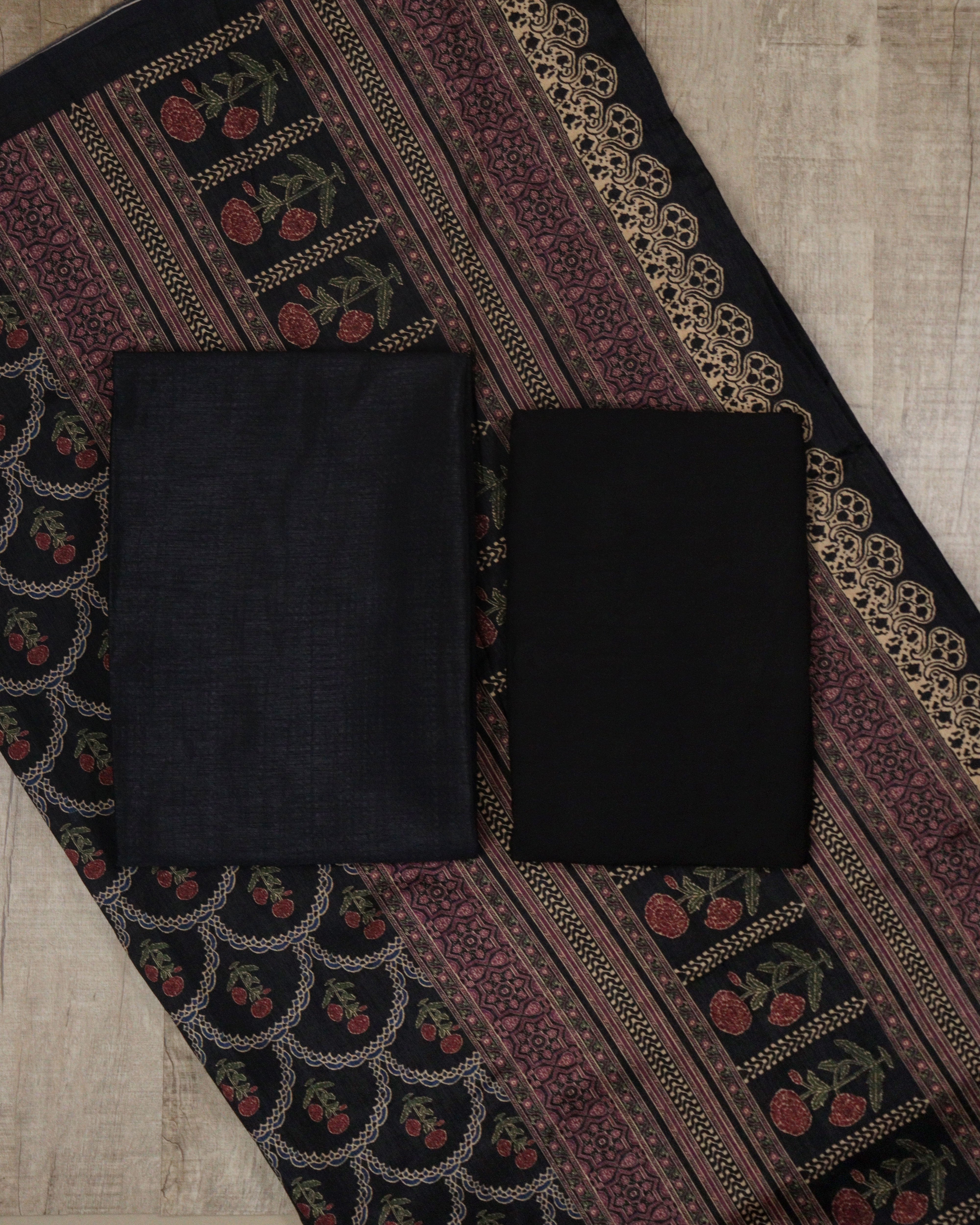 Load image into Gallery viewer, Semi Silk Unstitched Suit- 5239