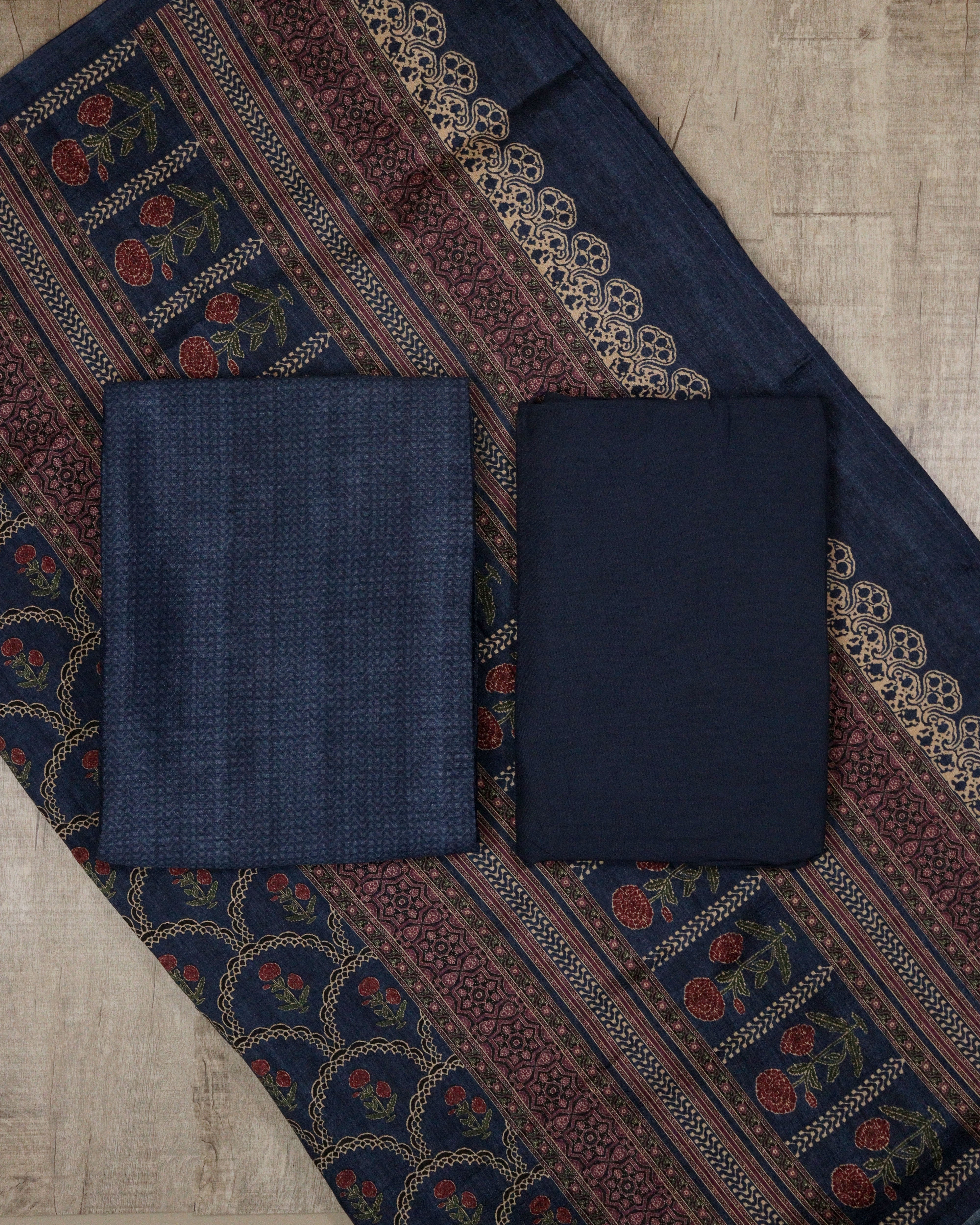 Load image into Gallery viewer, Semi Silk Unstitched Suit- 5239