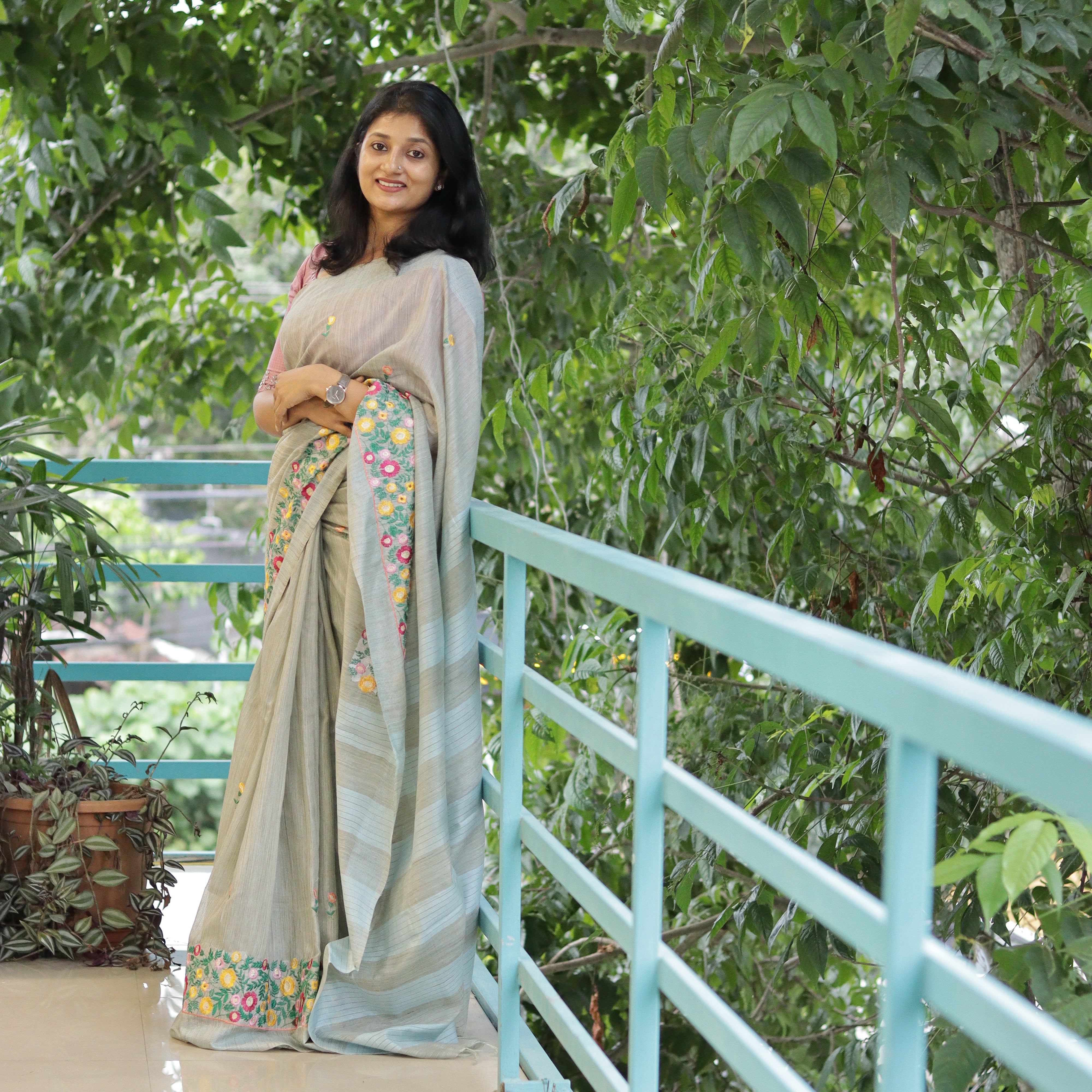 Load image into Gallery viewer, Linen Basuwada Embroidered Saree - Pre Order- 3837