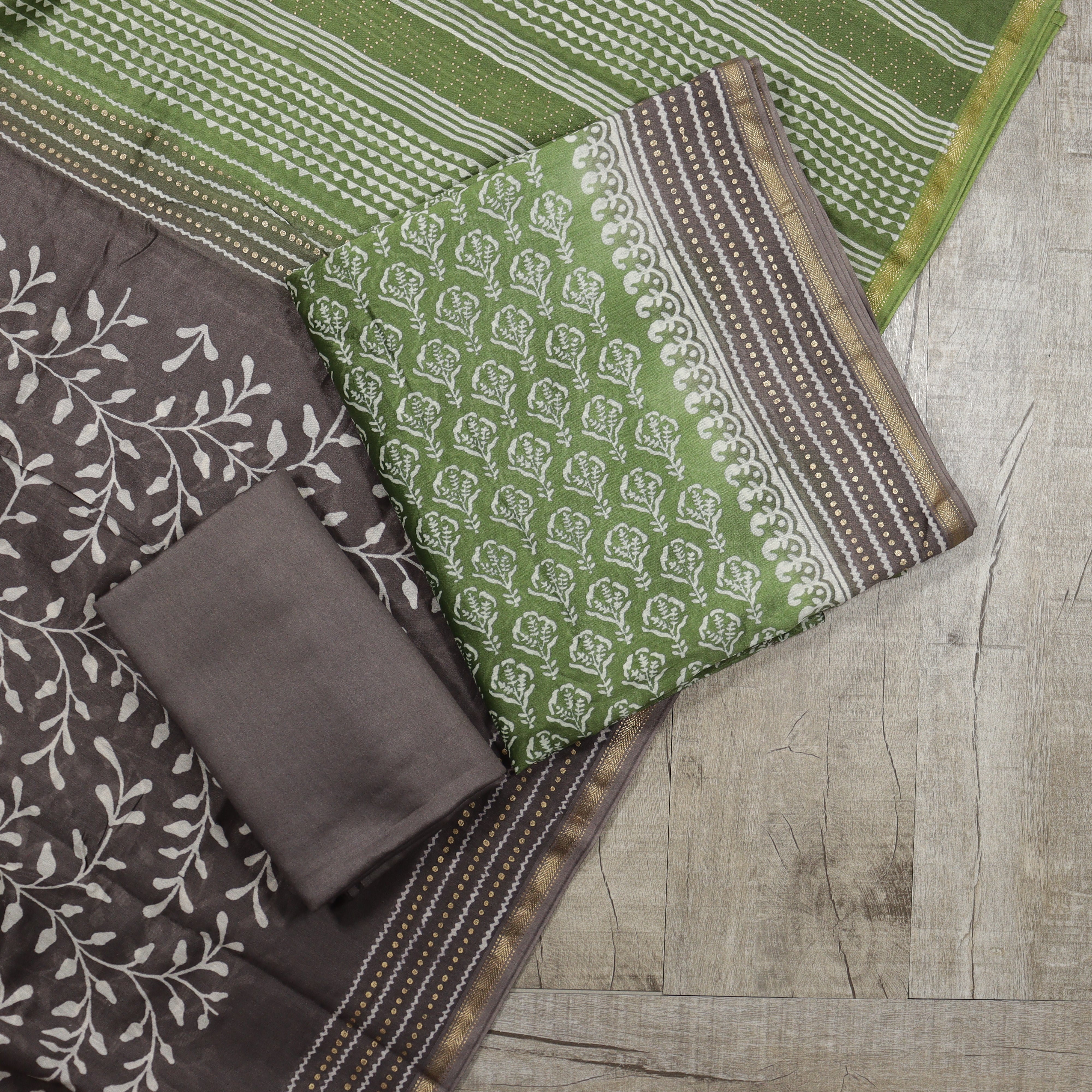 Load image into Gallery viewer, Pure Maheshwari Silk Unstitched Suit - 3859