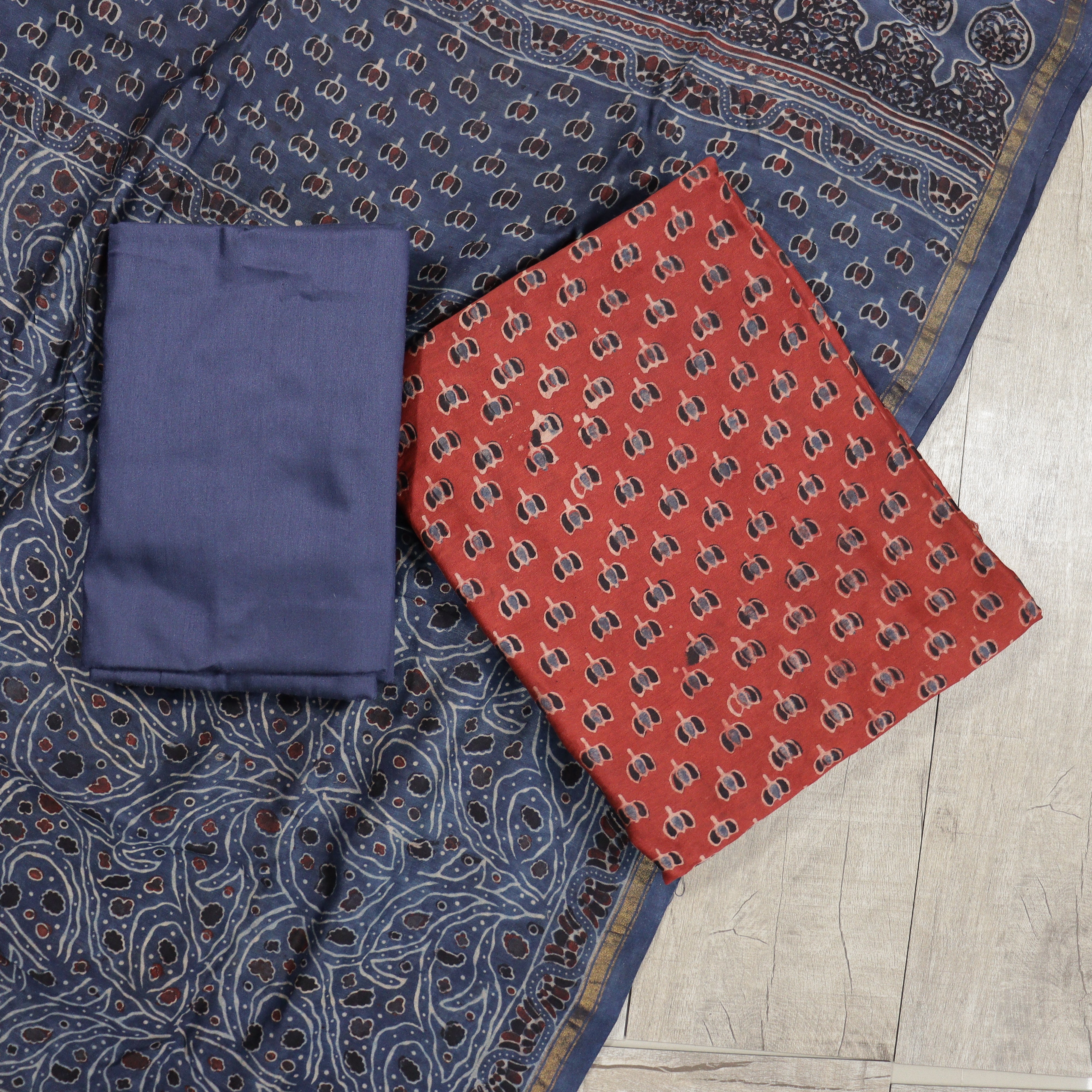 Load image into Gallery viewer, Pure Maheshwari Silk Unstitched Suit - 3872