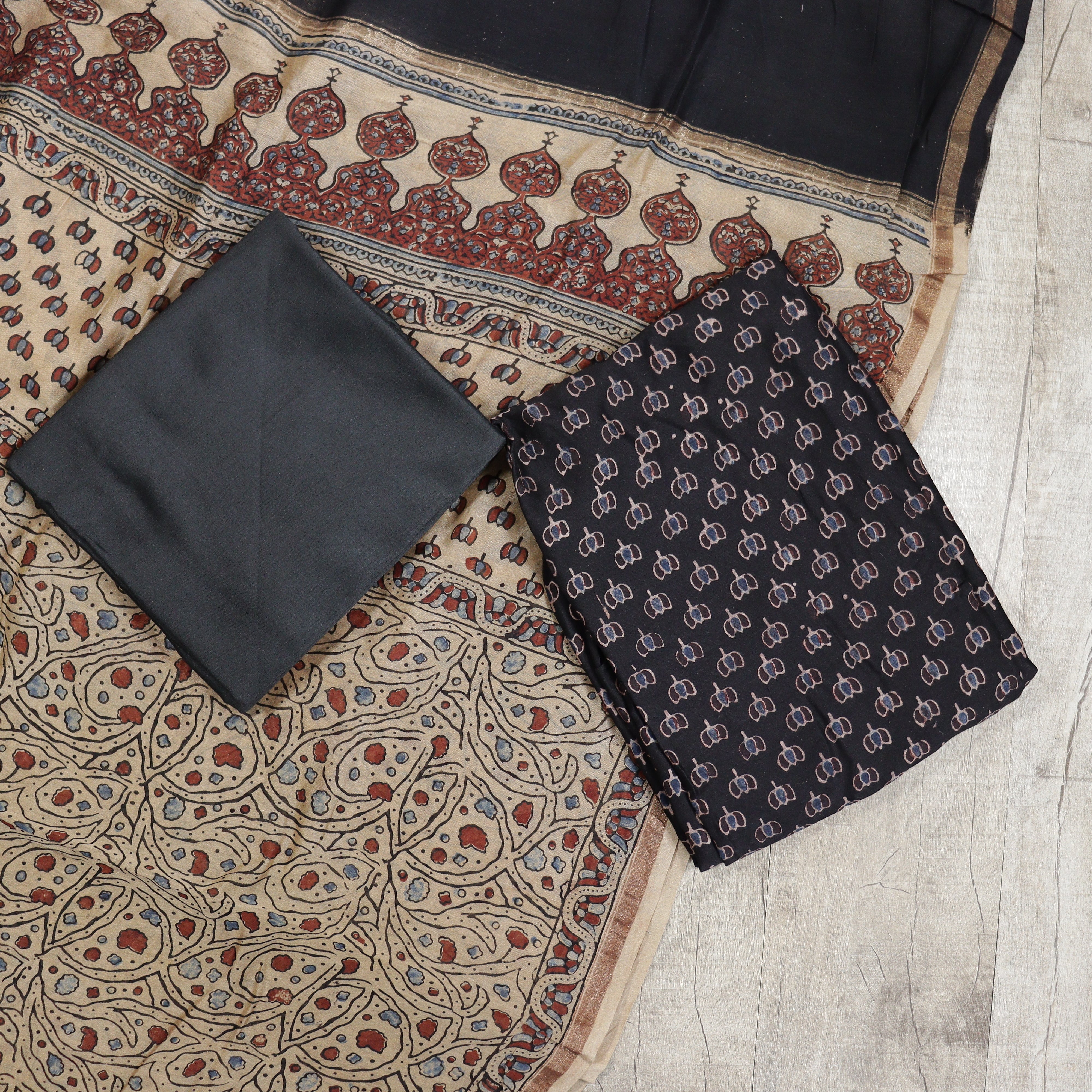 Load image into Gallery viewer, Pure Maheshwari Silk Unstitched Suit - 3872