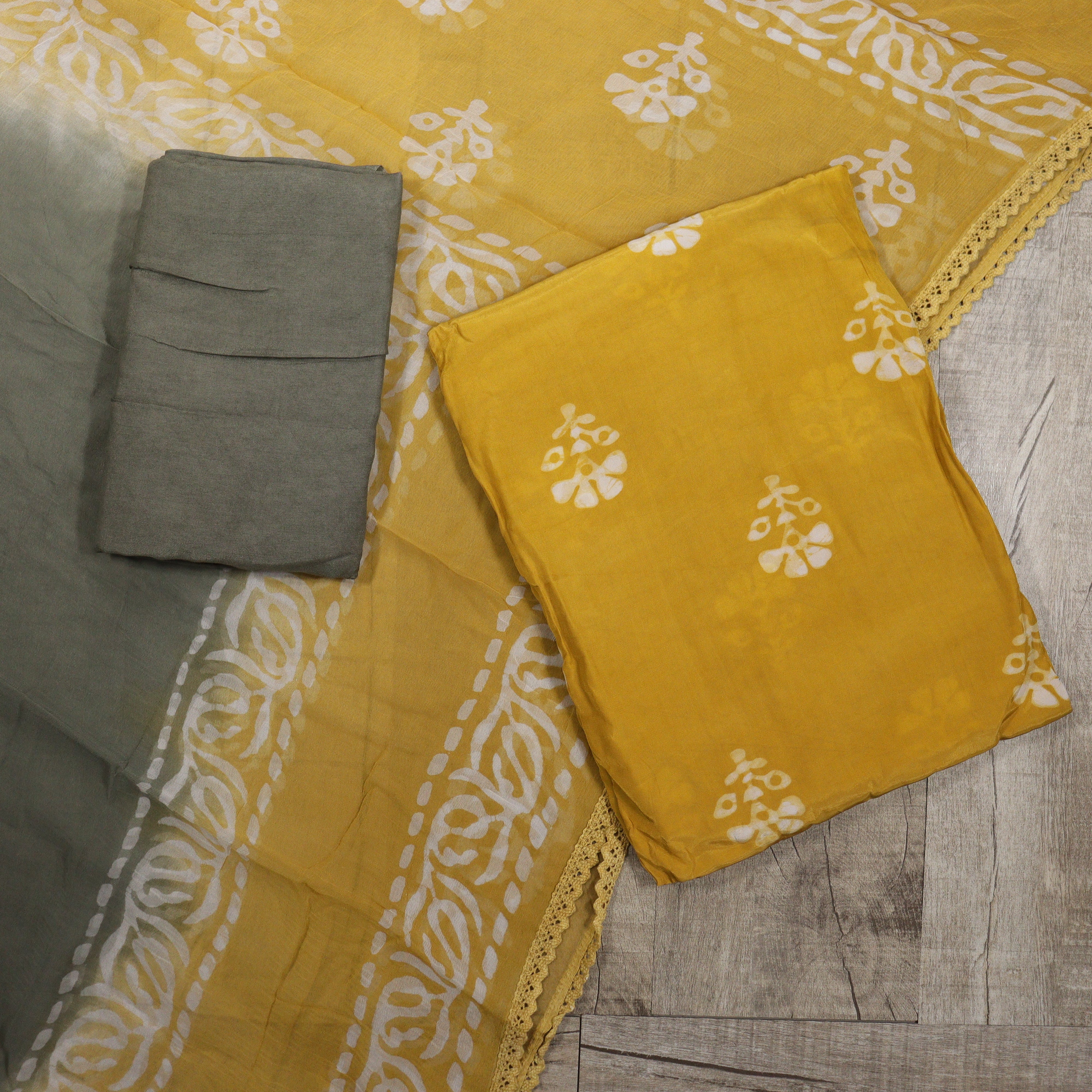 Load image into Gallery viewer, Crepe Silk Unstitched Suit - 3877