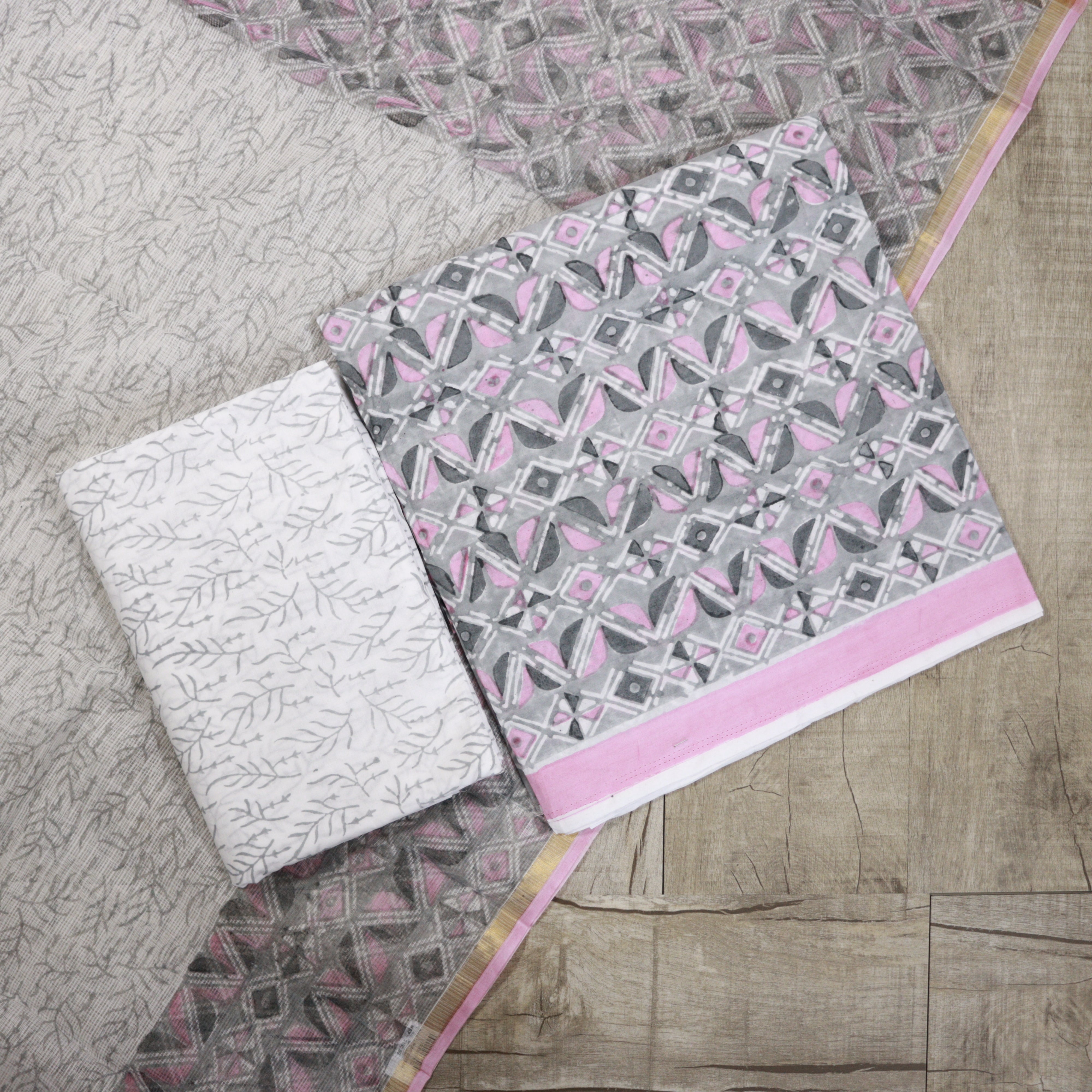 Load image into Gallery viewer, Pure Cotton Unstitched Suit - 3832