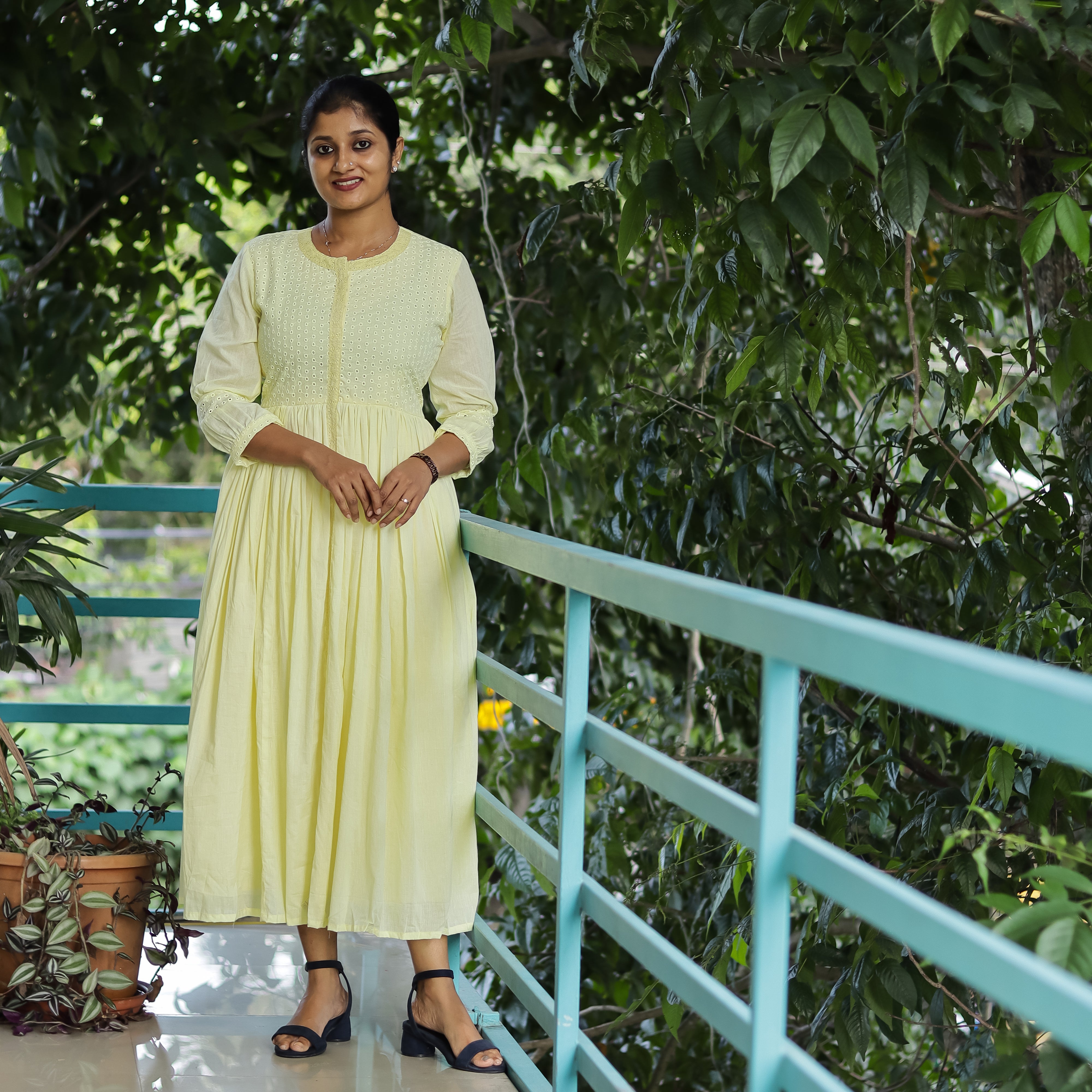 Load image into Gallery viewer, Mul Cotton Designer kurti - 3917