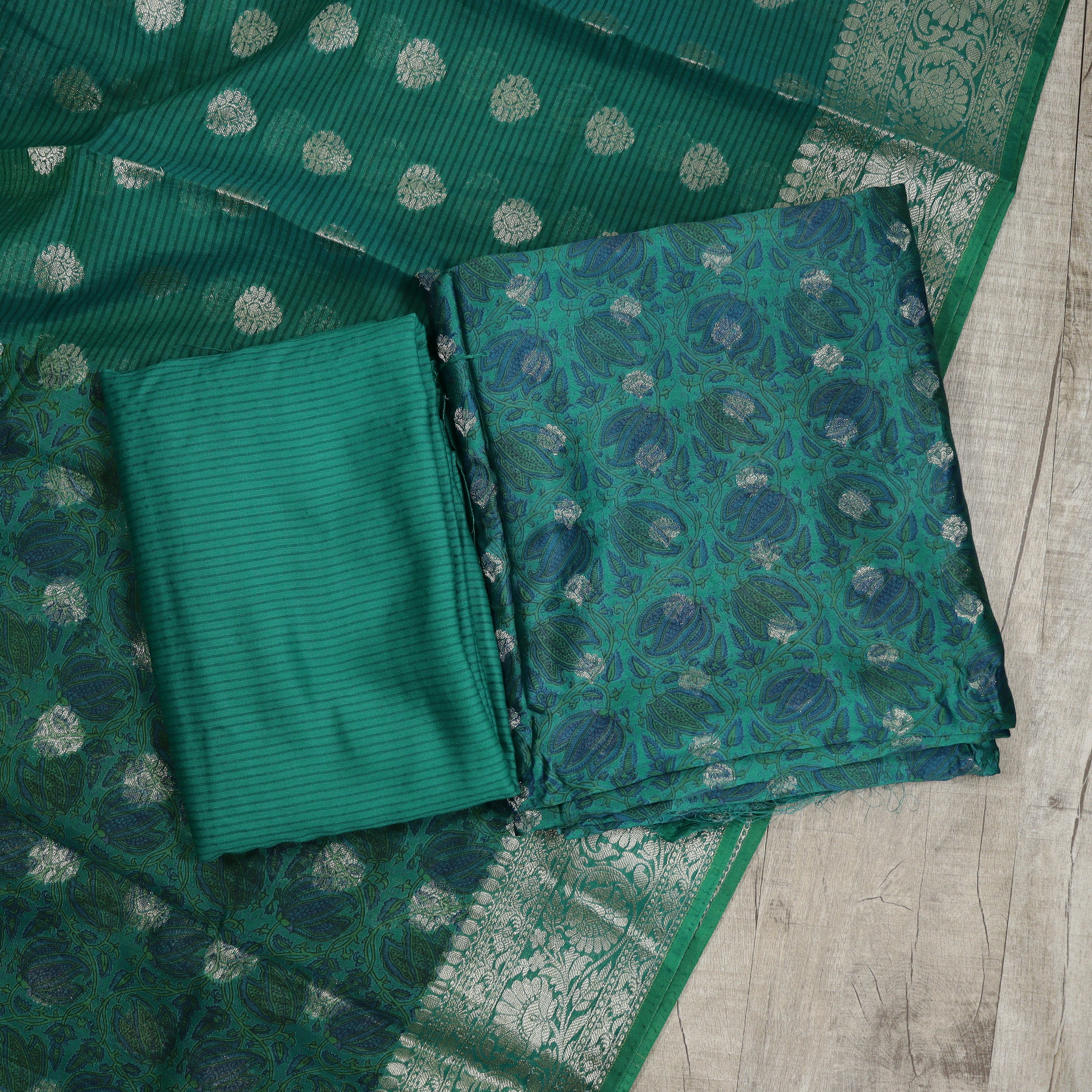 Load image into Gallery viewer, Maheswari Silk Unstitched Suit - 3939