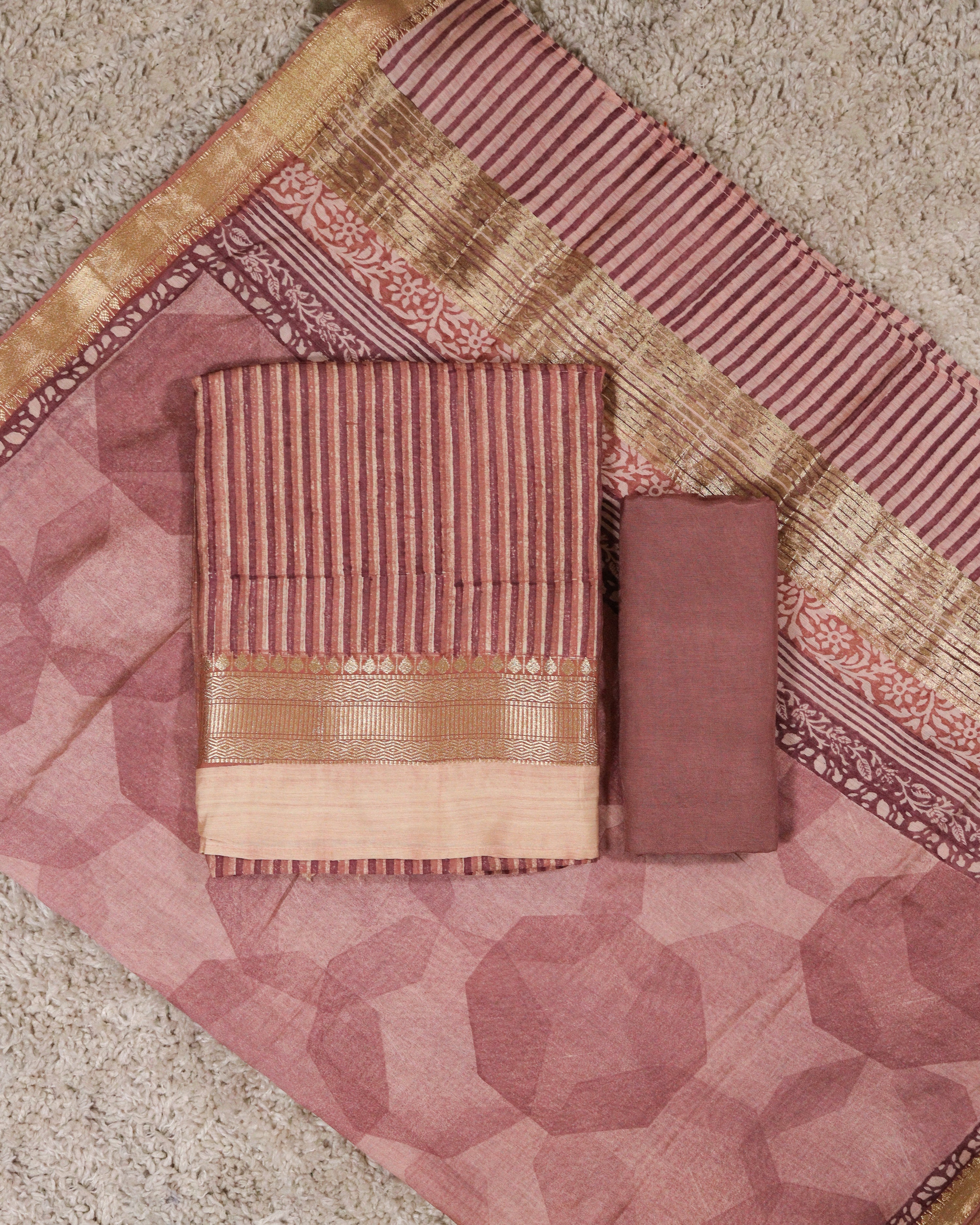 Load image into Gallery viewer, Semi Silk Unstitched Suit-4794