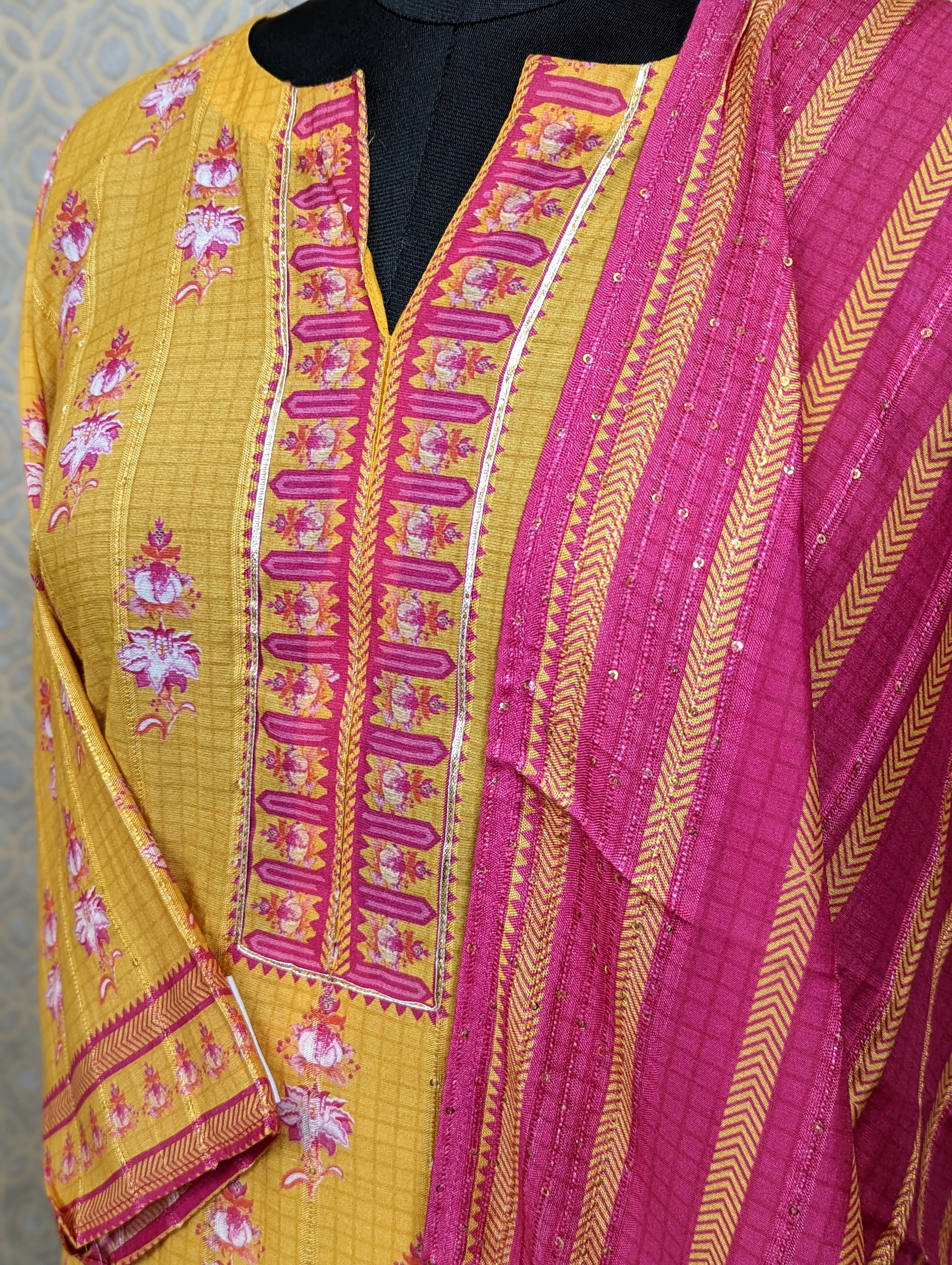 Load image into Gallery viewer, Muslin Silk Semi-Stitched Suit - 1945