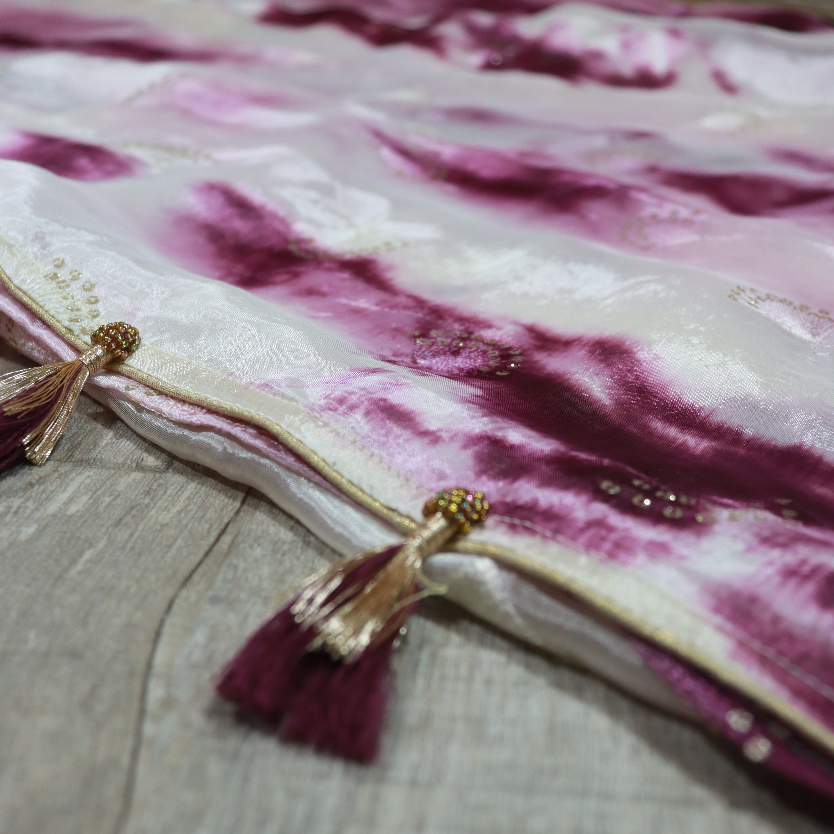 Load image into Gallery viewer, Wine Color Chinnon Saree- 3329