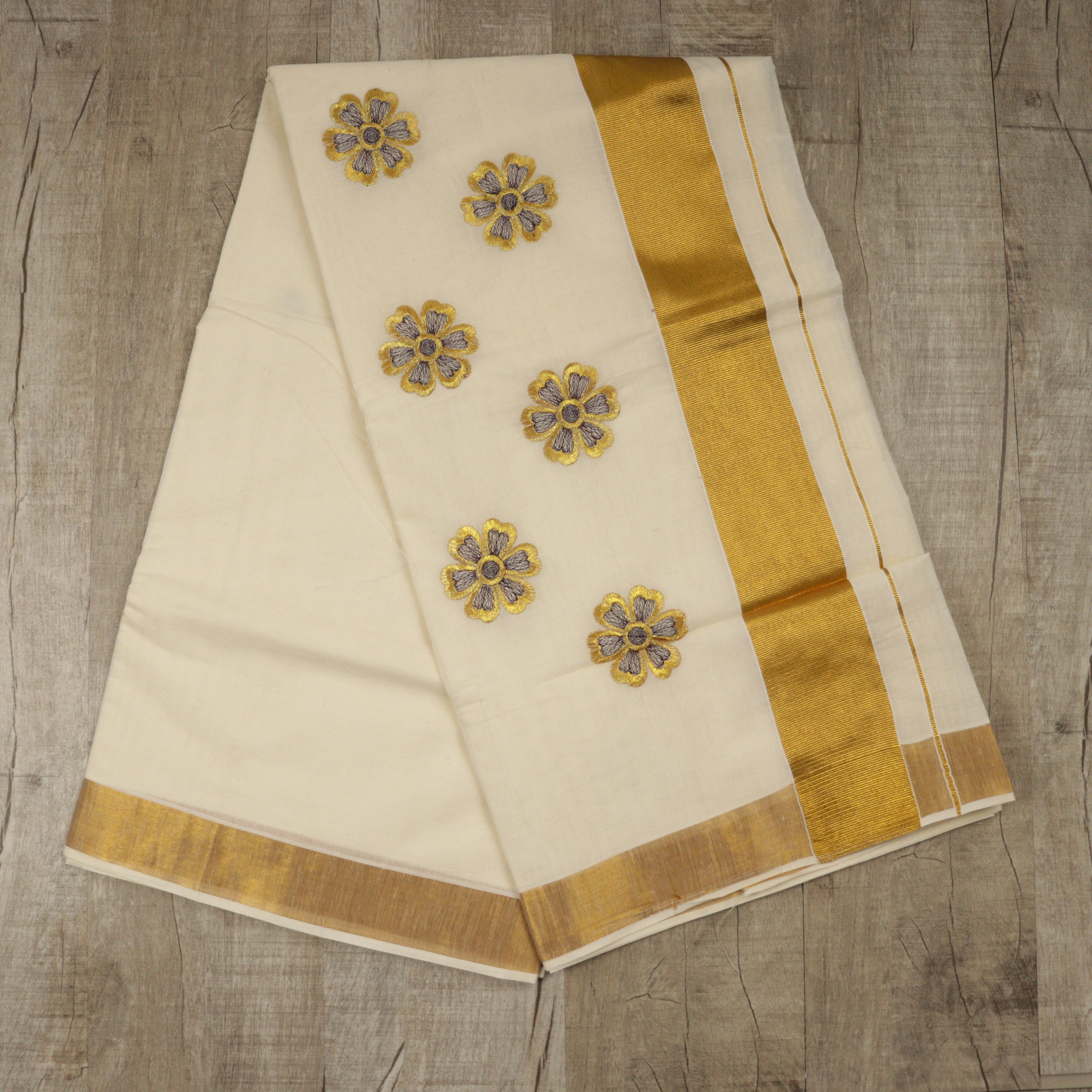 Load image into Gallery viewer, Kerala Floral Kasavu Saree - 3711