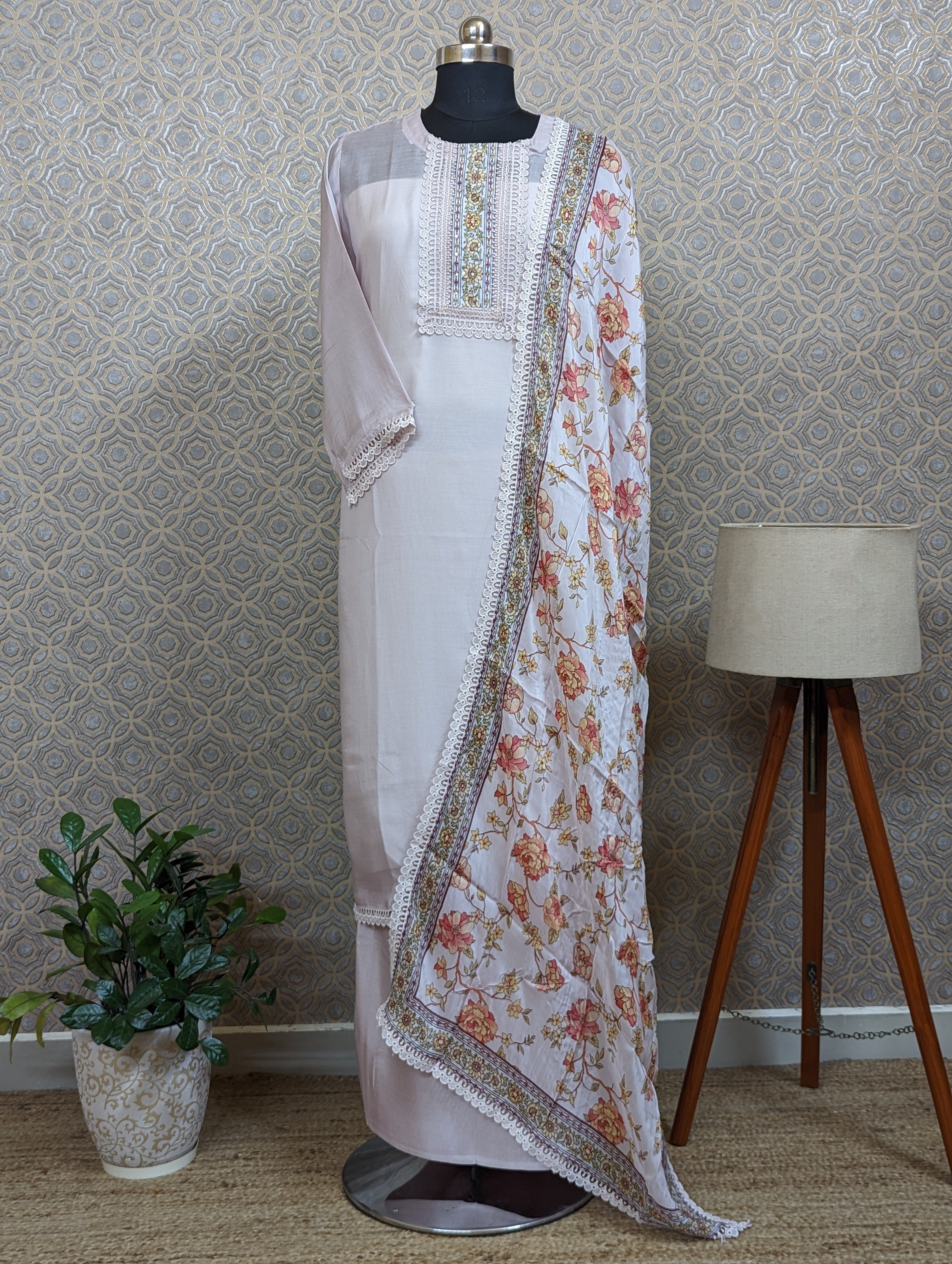 Load image into Gallery viewer, Muslin Silk Unstitched Salwar. 2693.