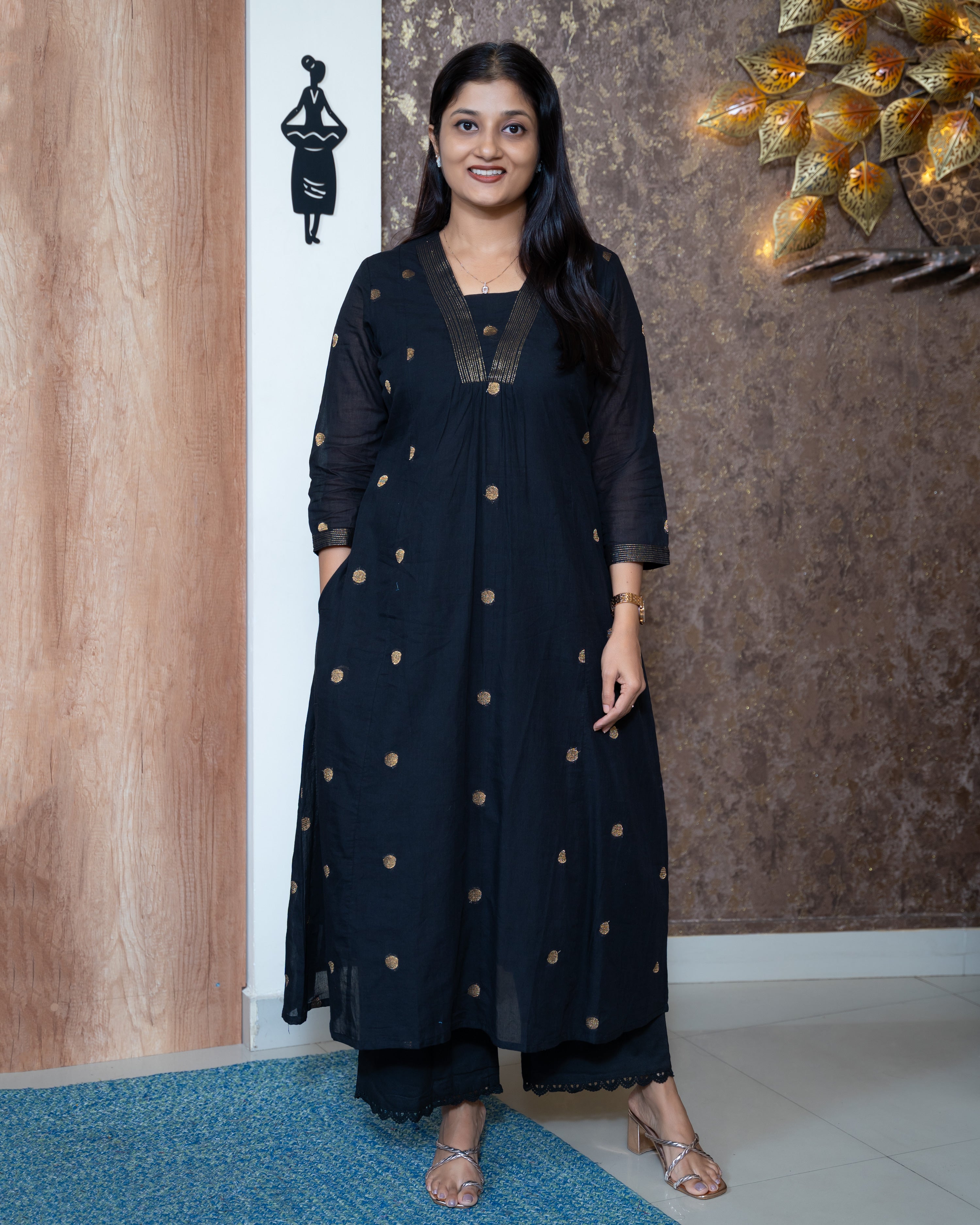 Load image into Gallery viewer, Mul Cotton Kurti-8549
