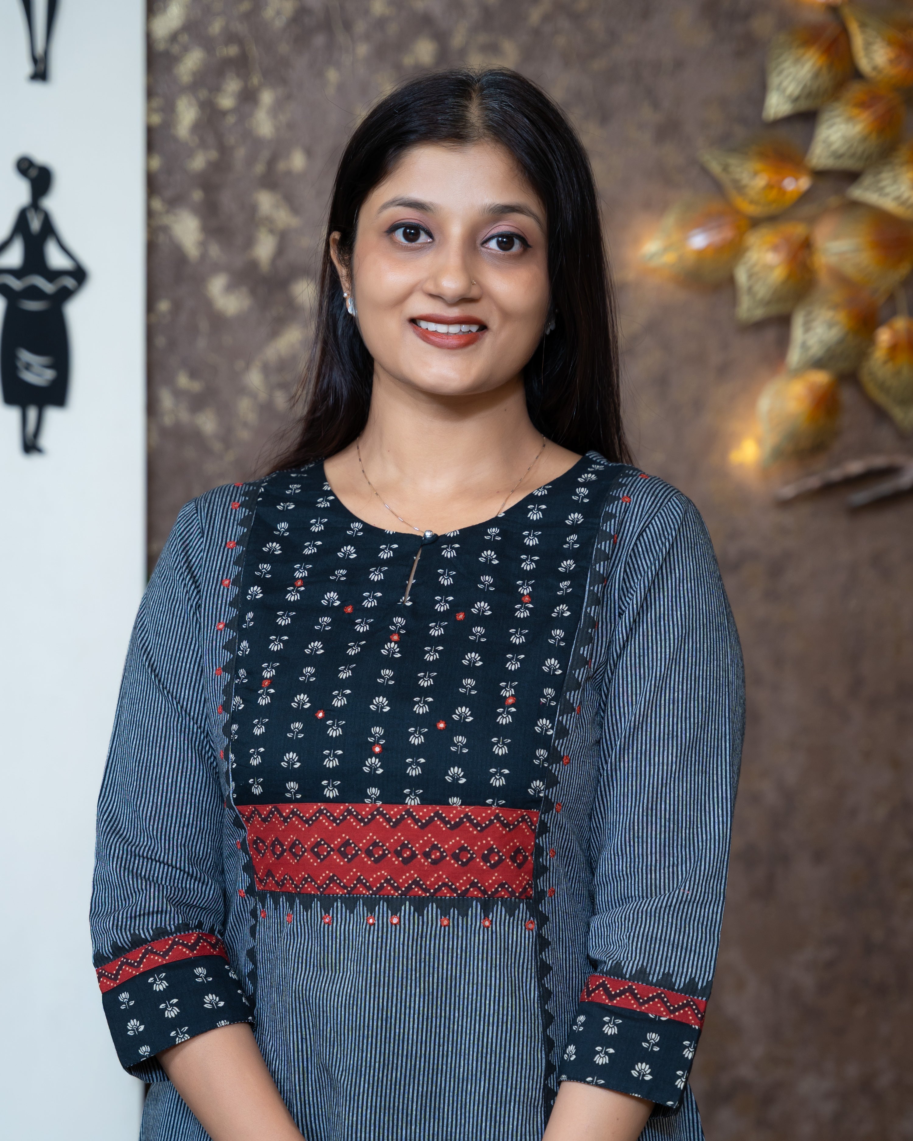 Load image into Gallery viewer, Cotton Kurti-8554
