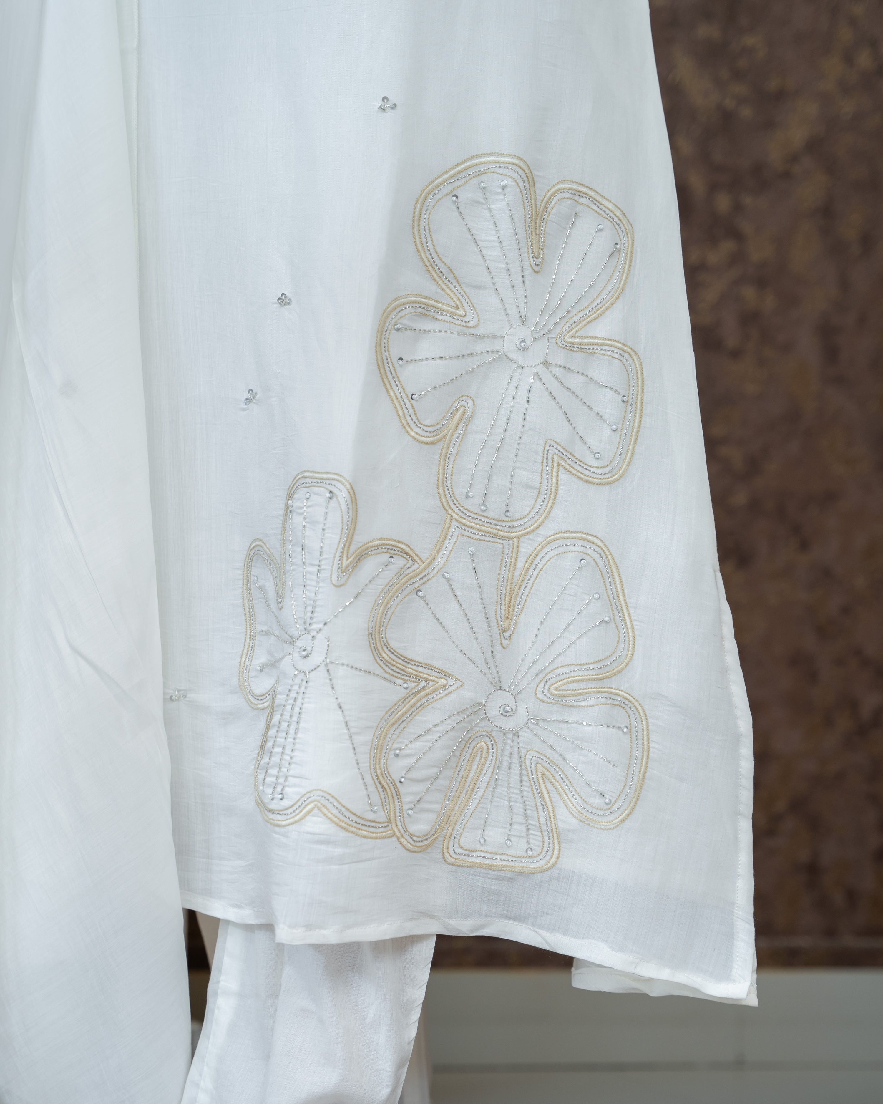 Load image into Gallery viewer, Mul Chanderi Suit-4343
