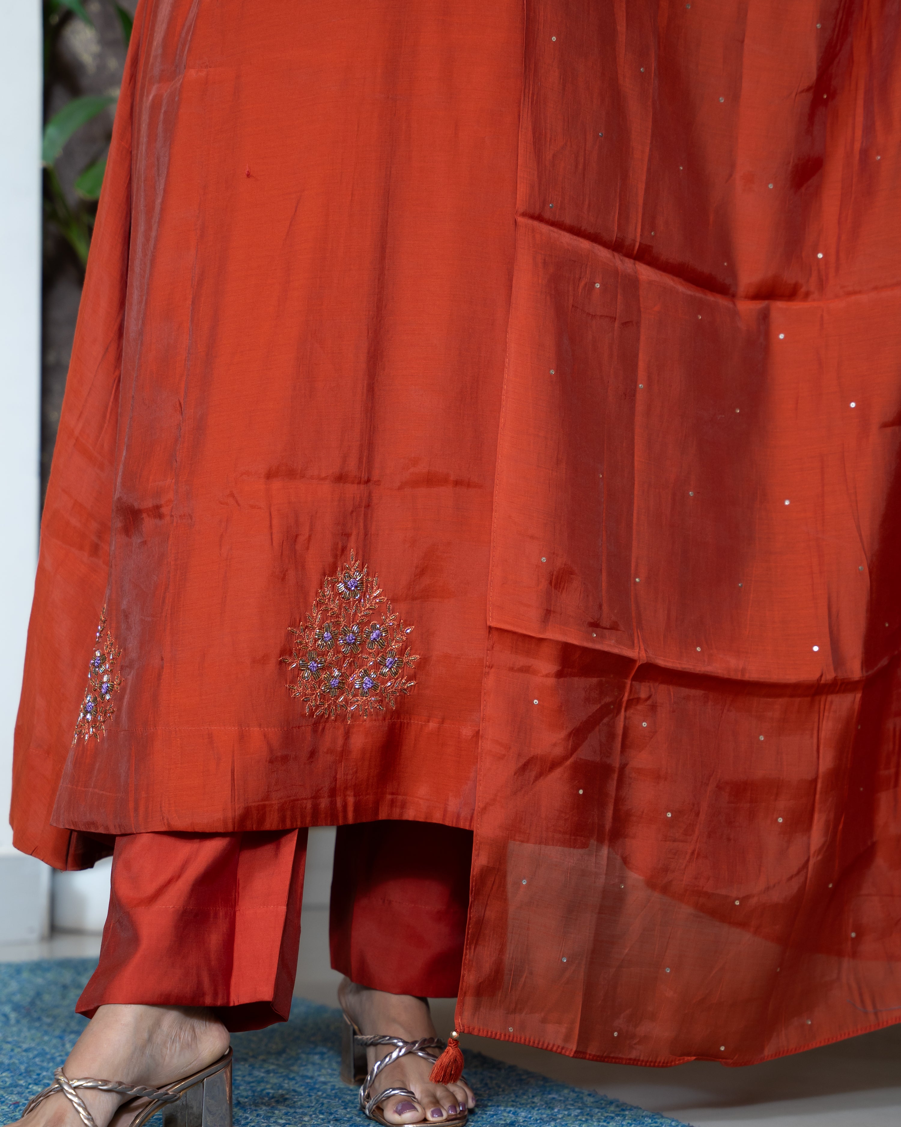 Load image into Gallery viewer, Mul Chanderi Suit-8686
