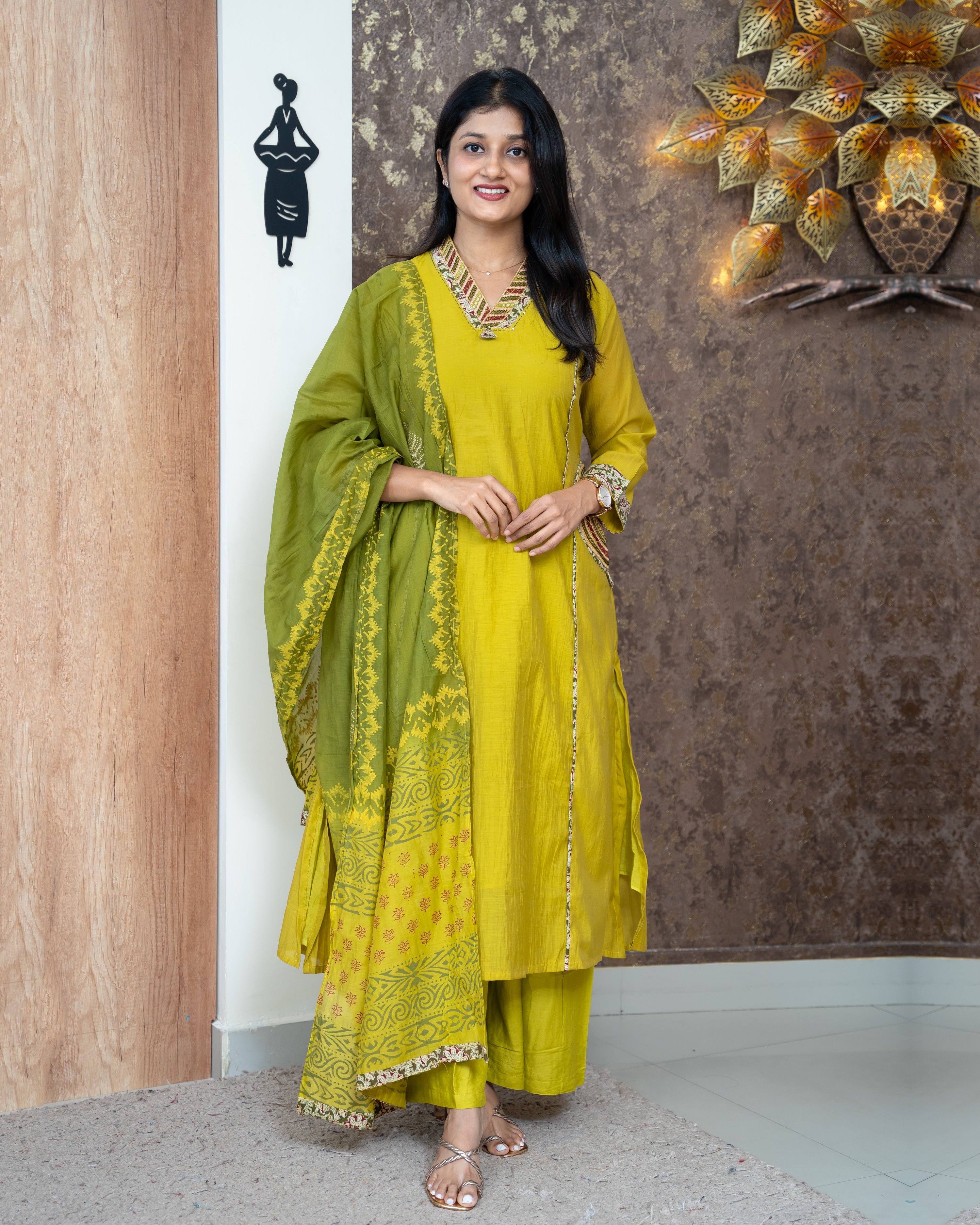 Load image into Gallery viewer, Chanderi Suit-4533
