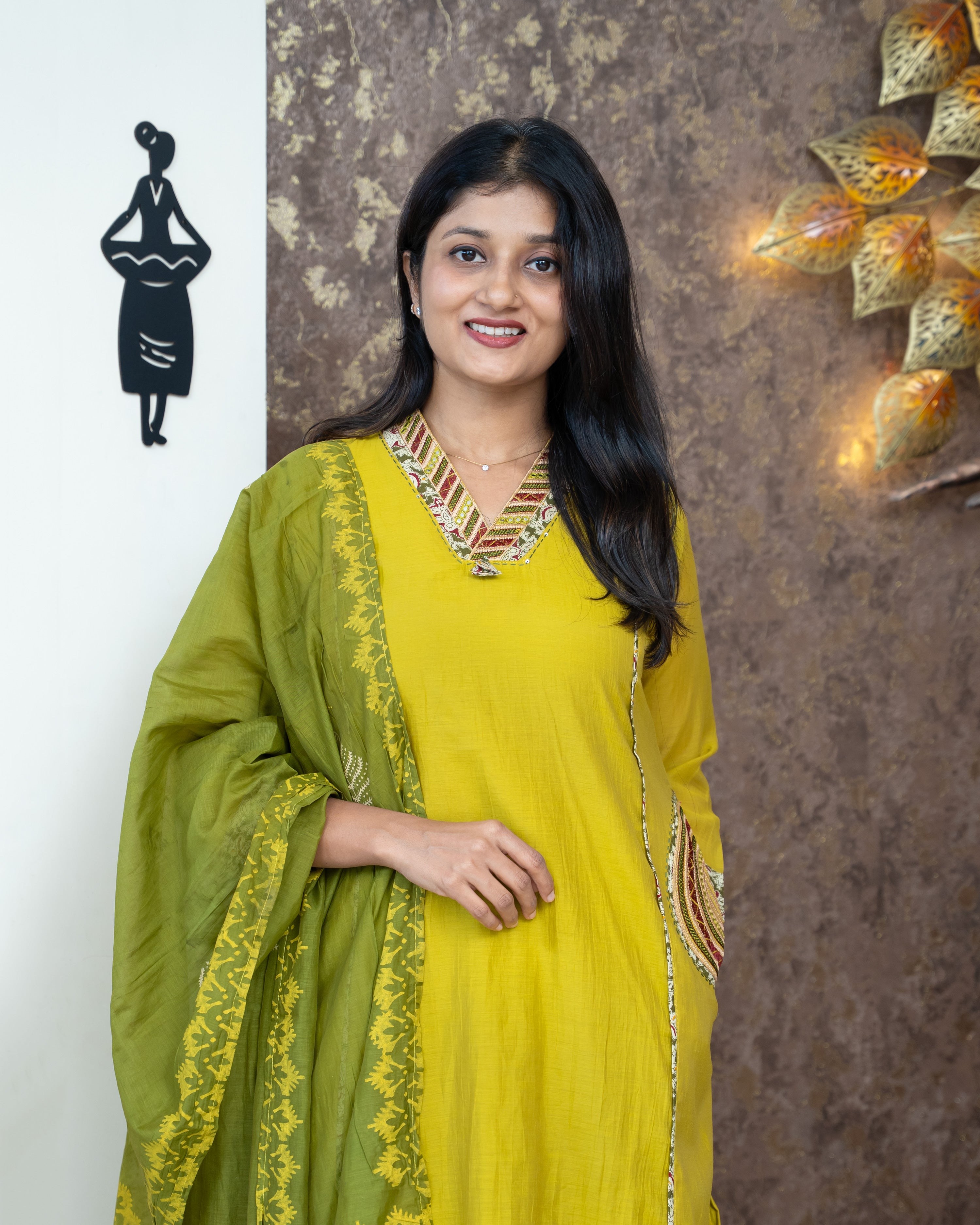 Load image into Gallery viewer, Chanderi Suit-4533
