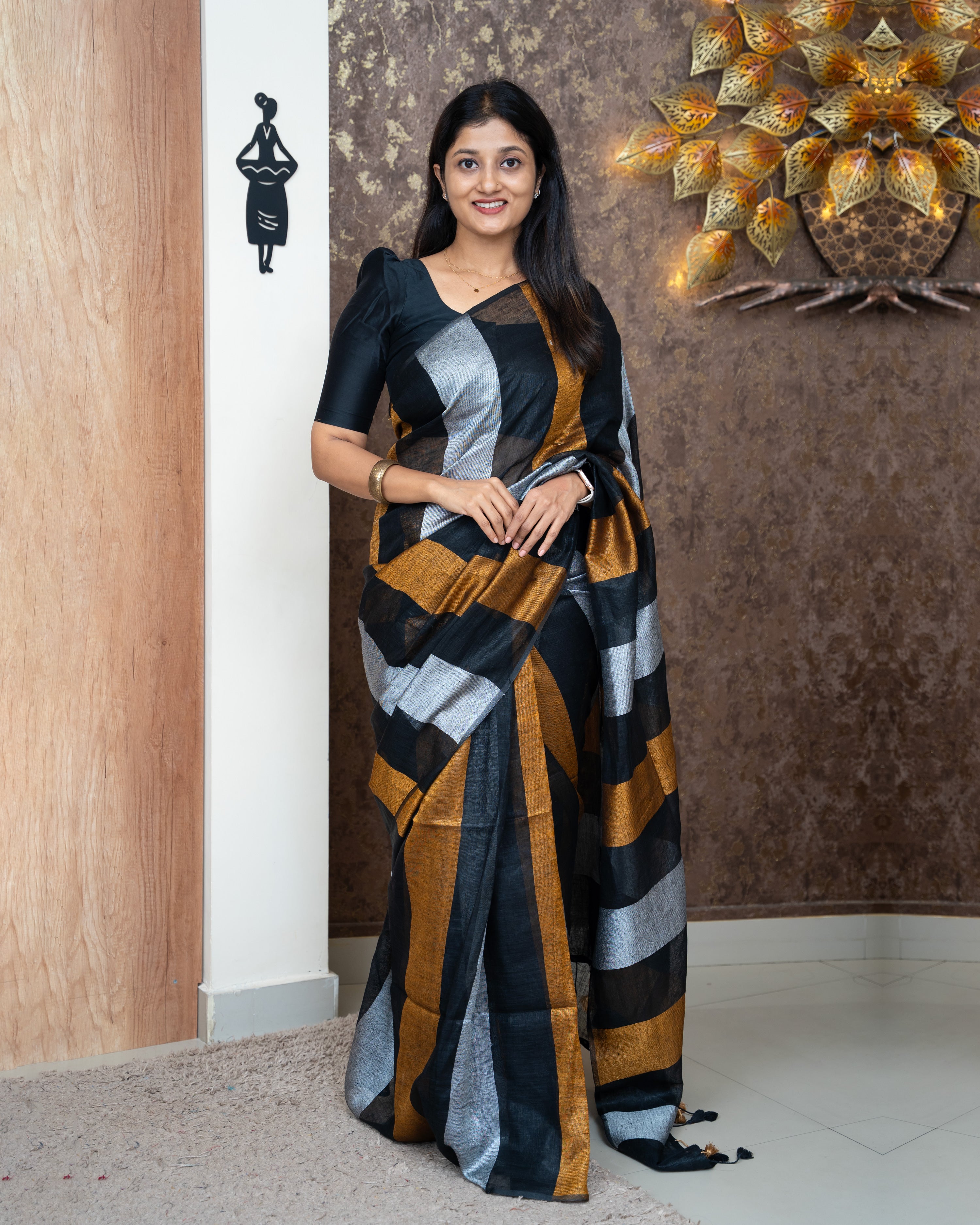 Load image into Gallery viewer, Pure Linen Saree(Pre-Order)-4815
