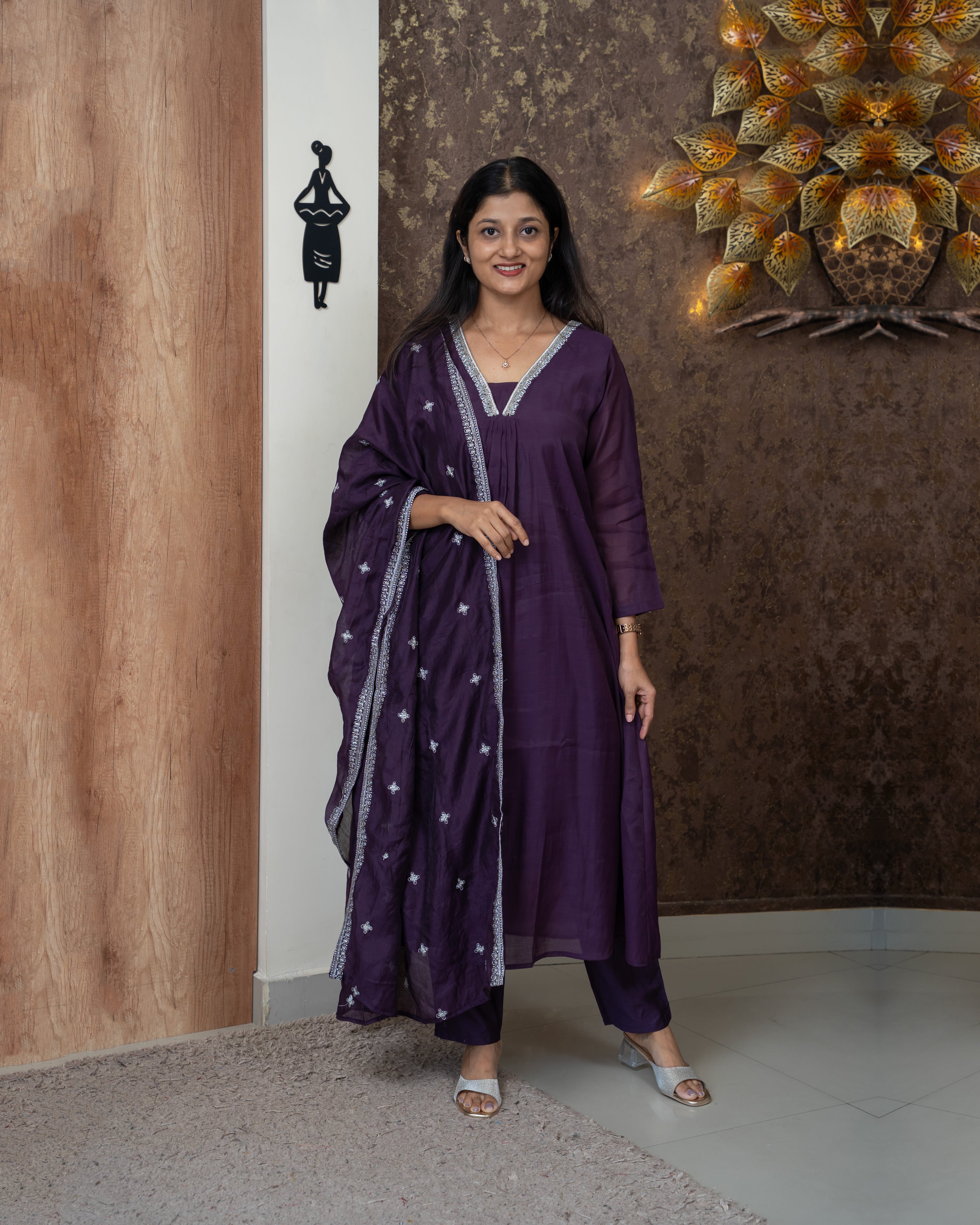 Load image into Gallery viewer, Mul Chanderi Suit-5185
