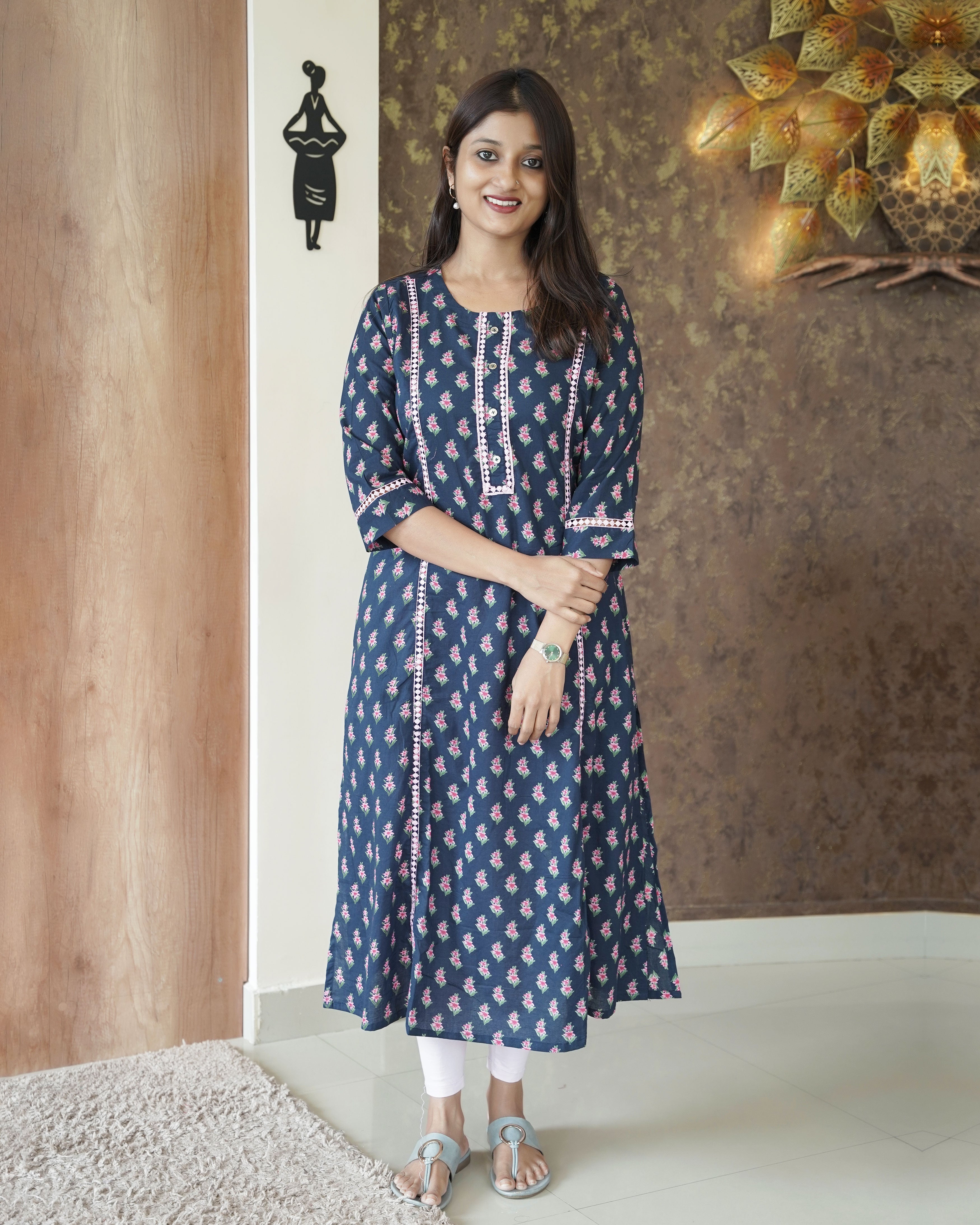 Load image into Gallery viewer, Pure Cotton A-line Slitted Kurti-0418
