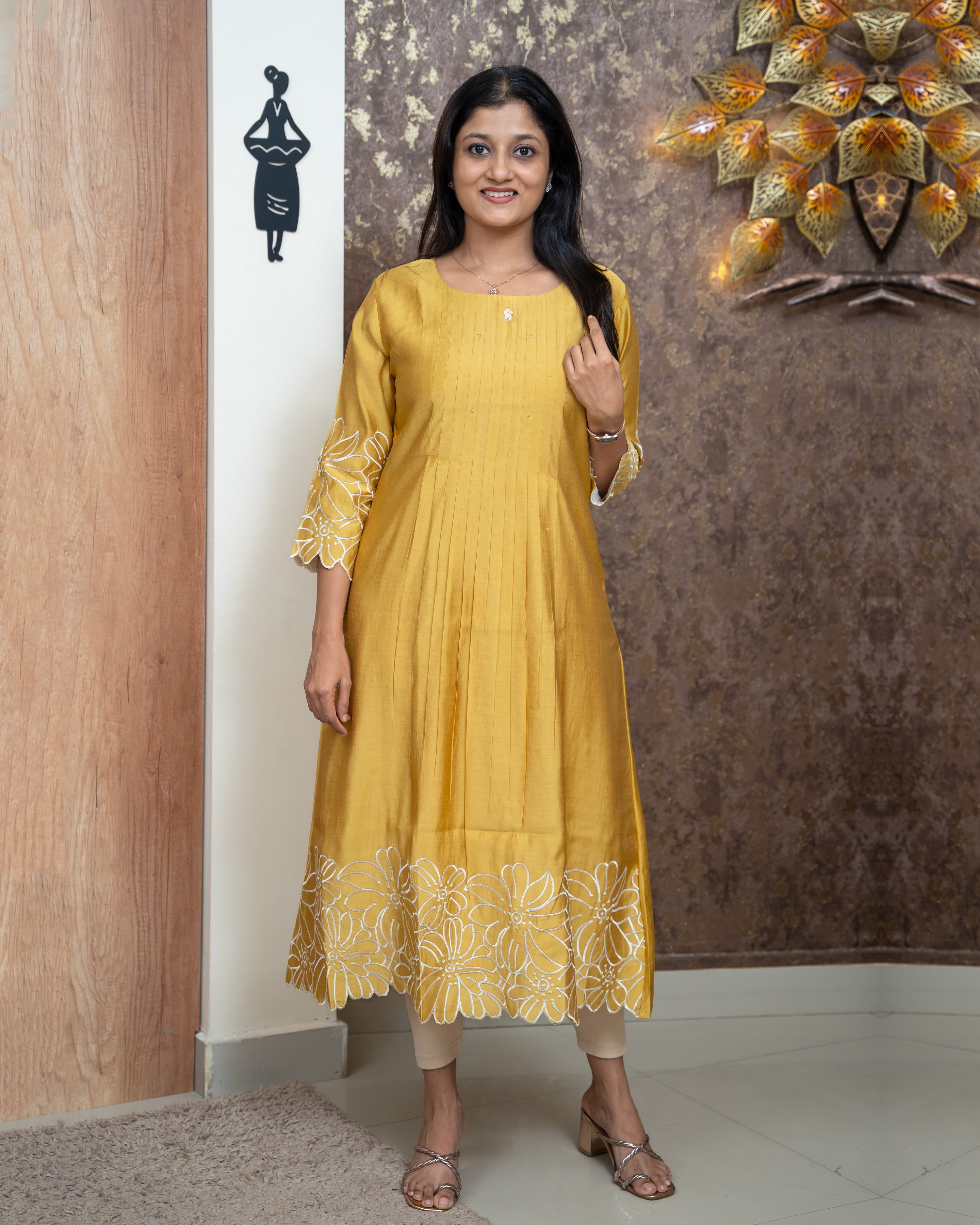 Load image into Gallery viewer, Mul Chanderi Kurti
