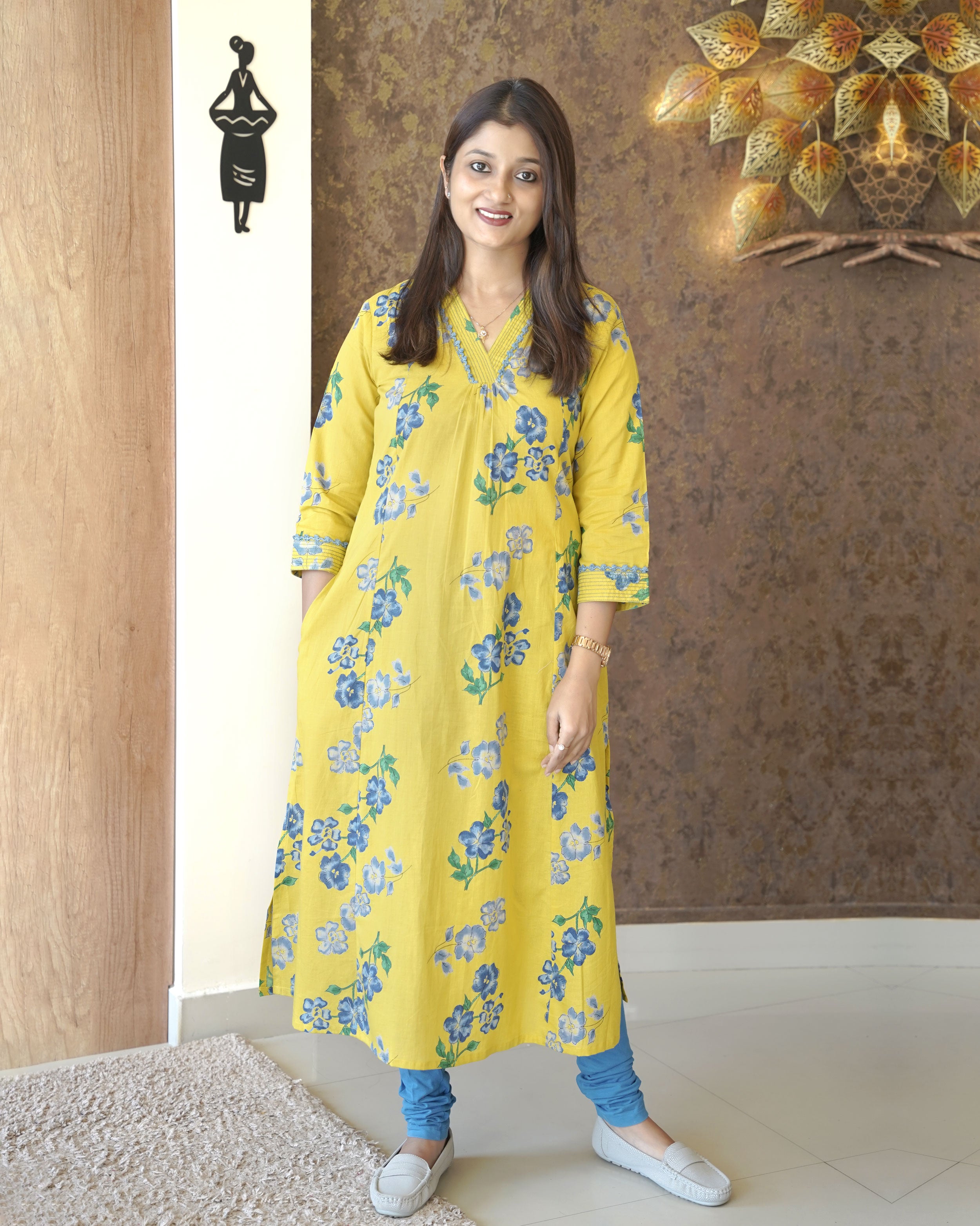 Load image into Gallery viewer, Pure Cotton A-line Slitted Kurti-0761
