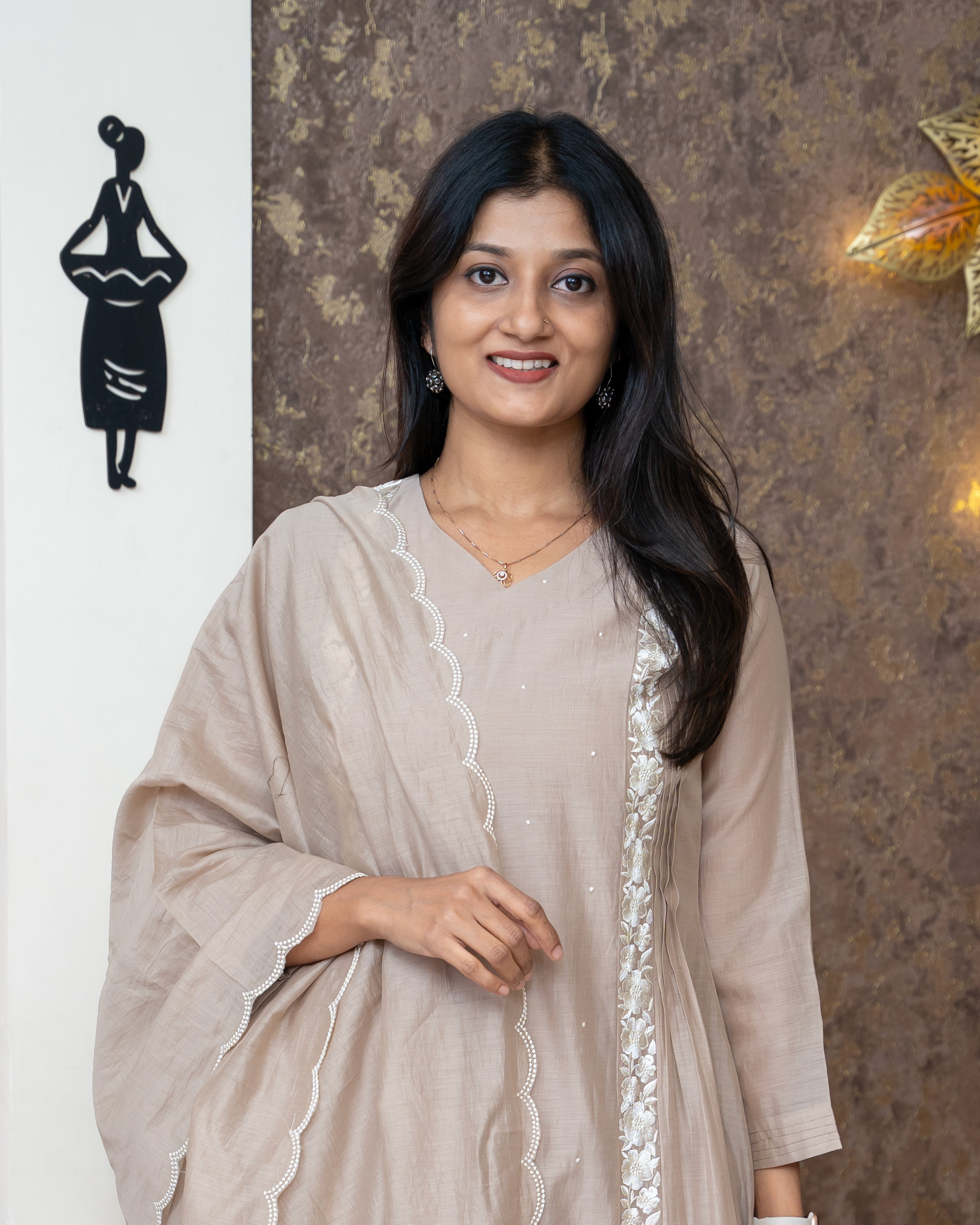 Load image into Gallery viewer, Mul Chanderi Suit-5445
