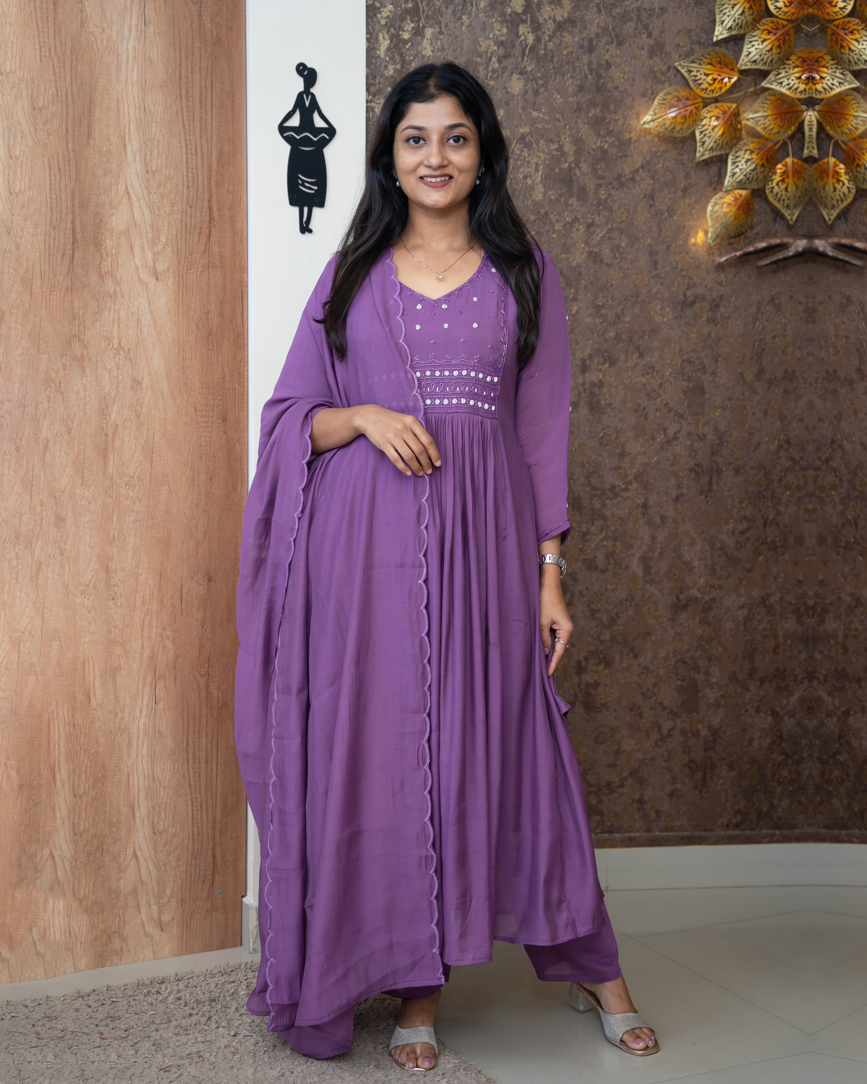 Load image into Gallery viewer, Mul Chanderi Suit-5501
