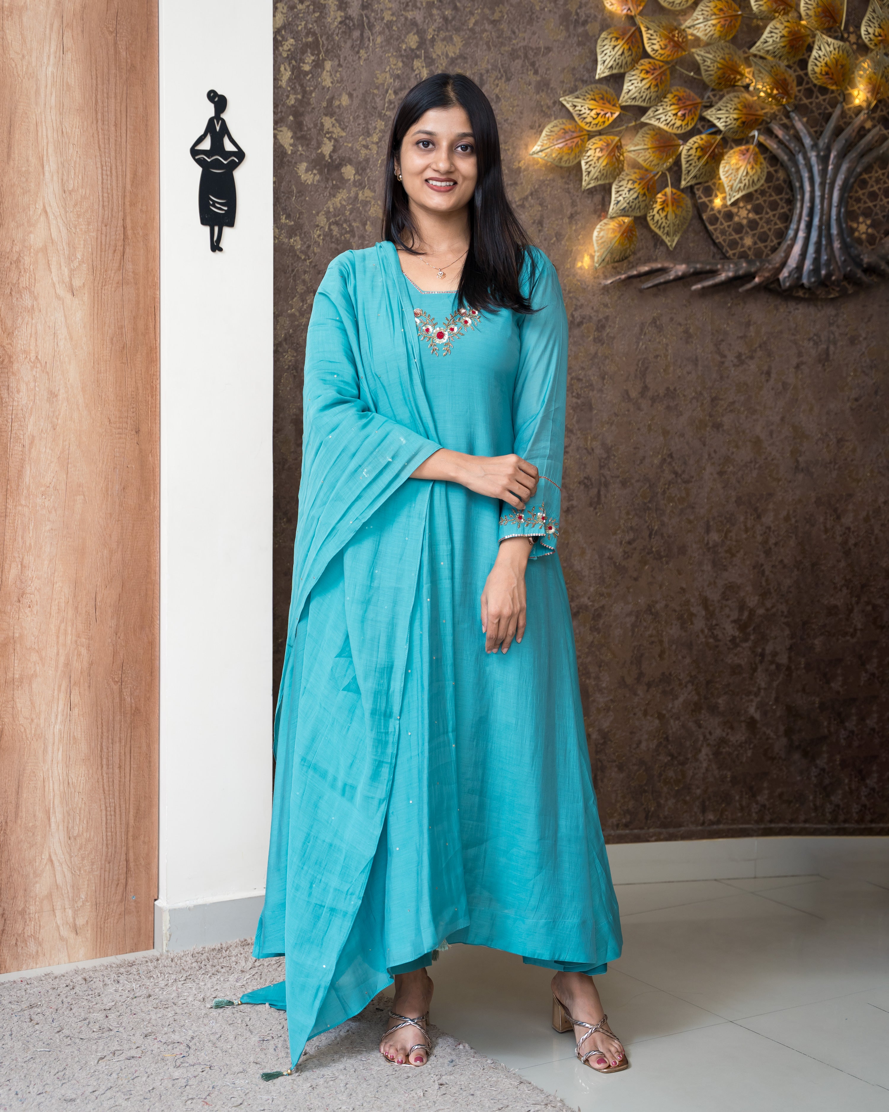 Load image into Gallery viewer, Mul Chanderi Suit
