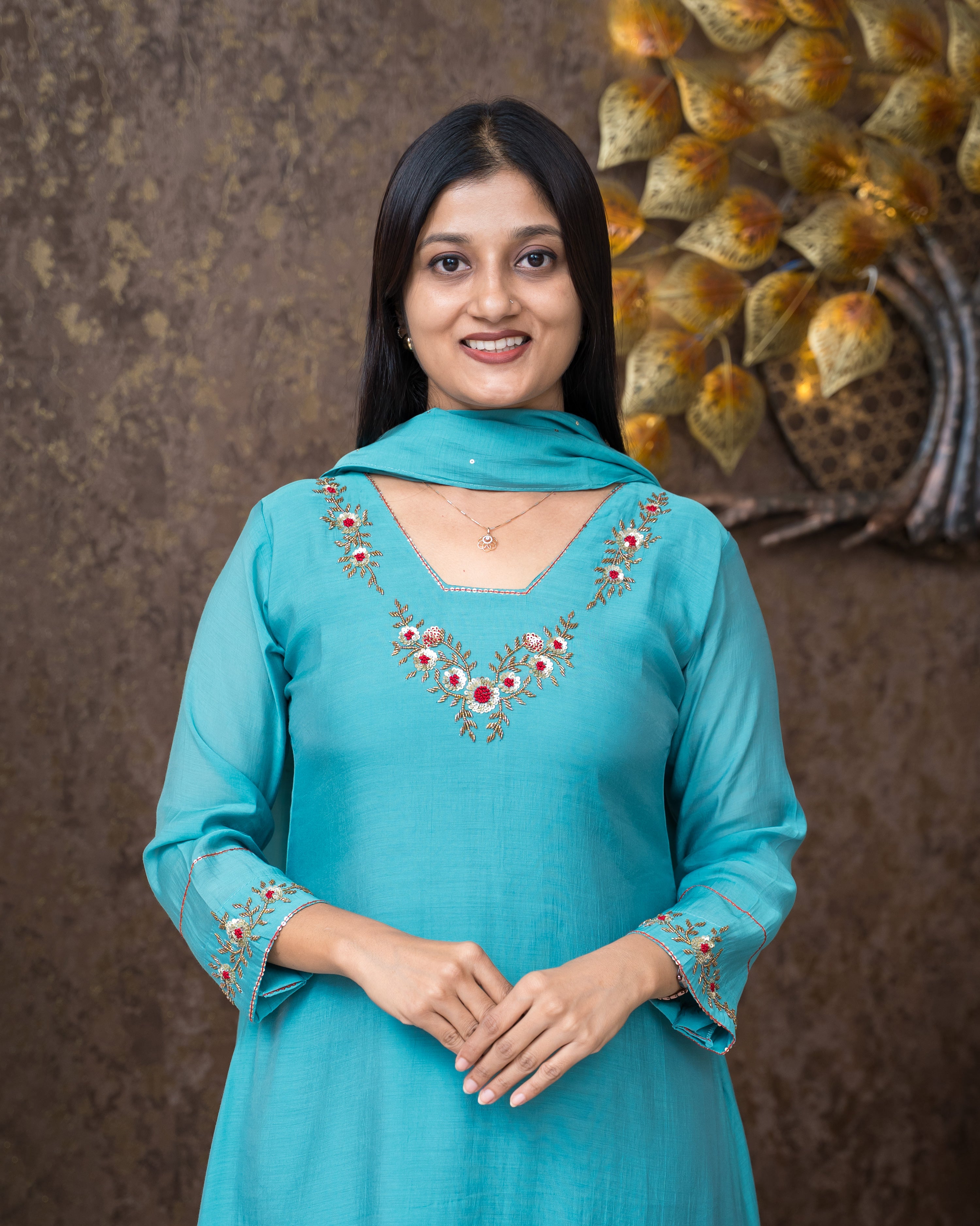 Load image into Gallery viewer, Mul Chanderi Suit
