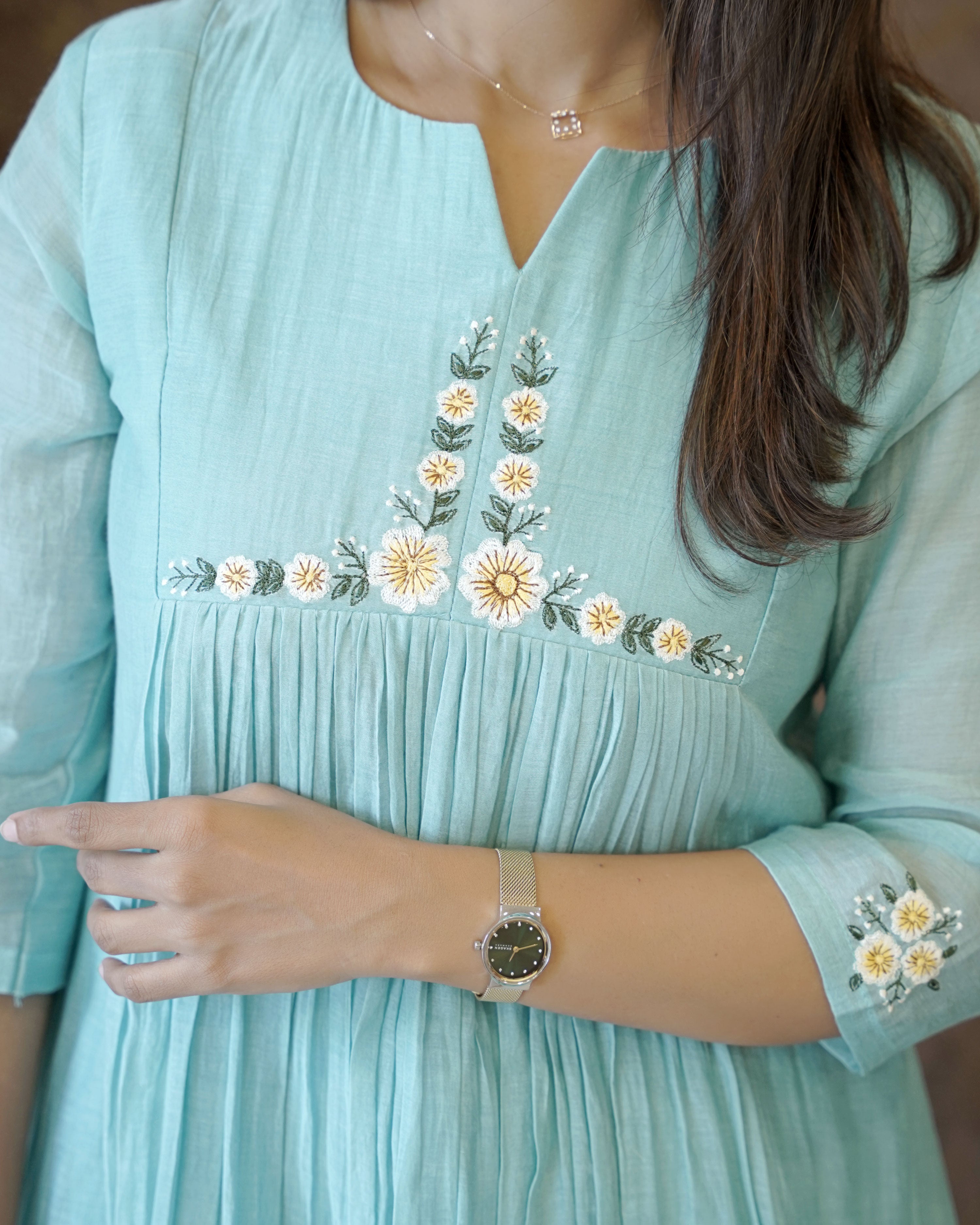 Load image into Gallery viewer, Mul Chanderi Designer Kurti ( Pre-Order) - 2549
