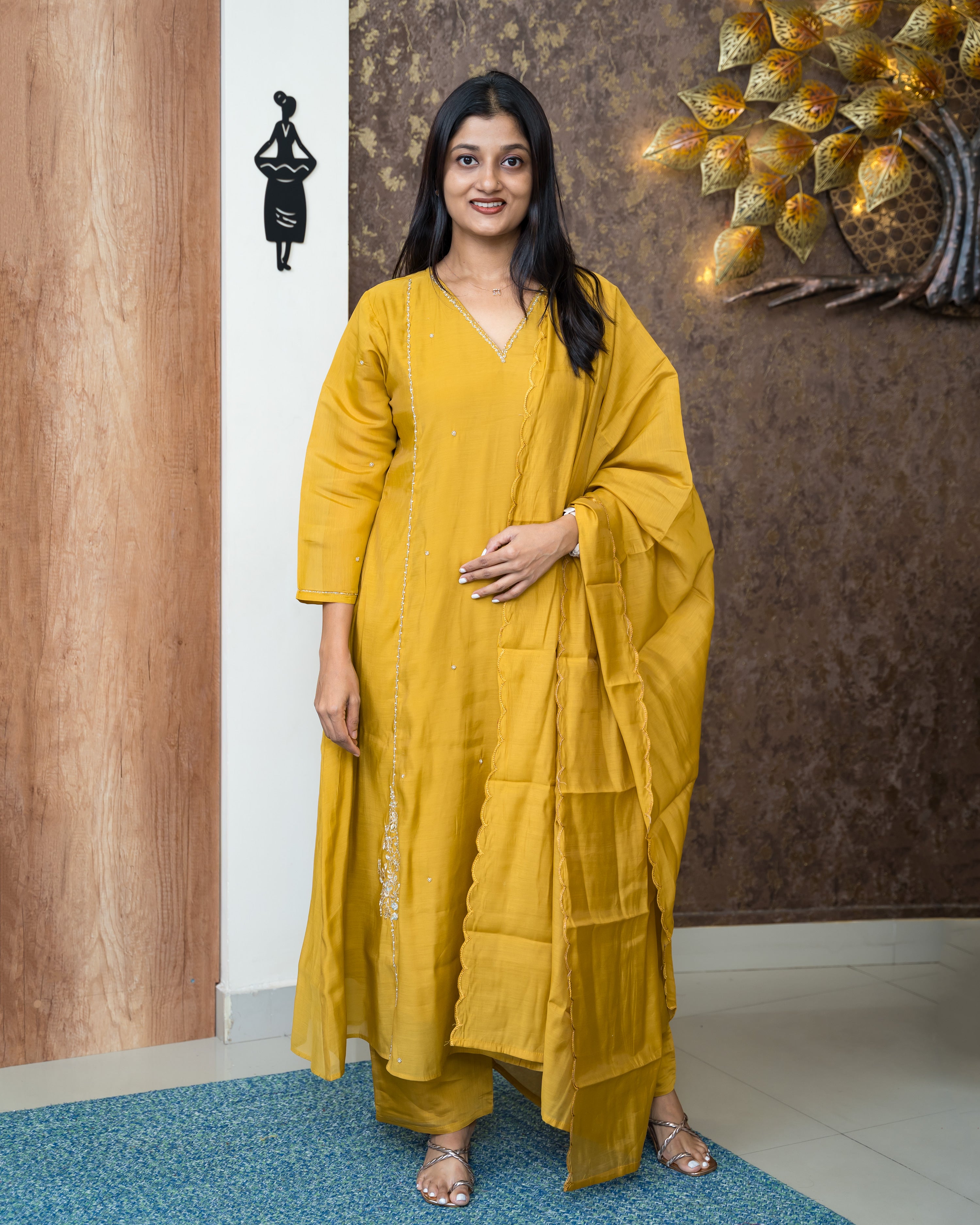 Load image into Gallery viewer, Mul Chanderi Suit-6583
