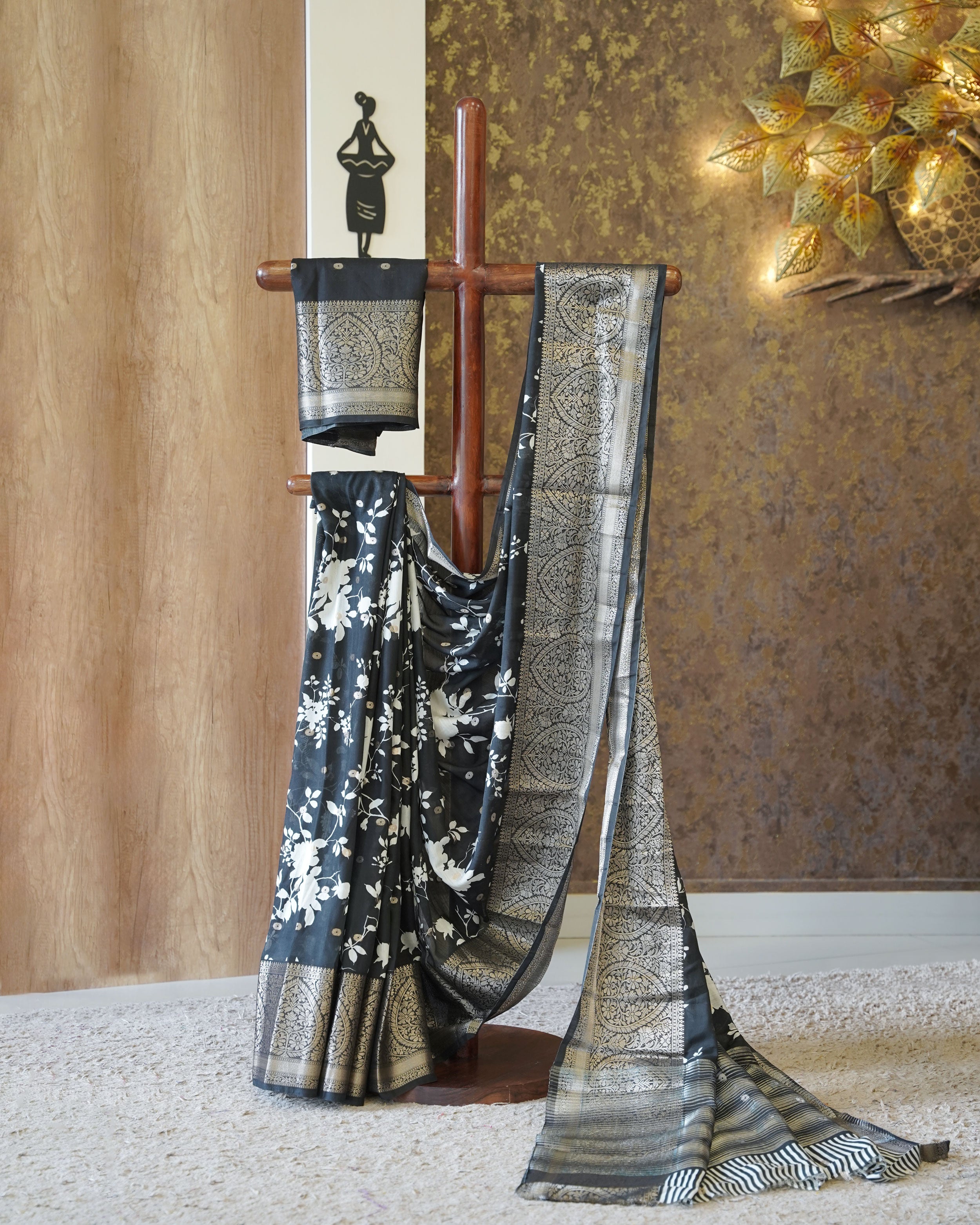 Load image into Gallery viewer, Crape silk saree-2604
