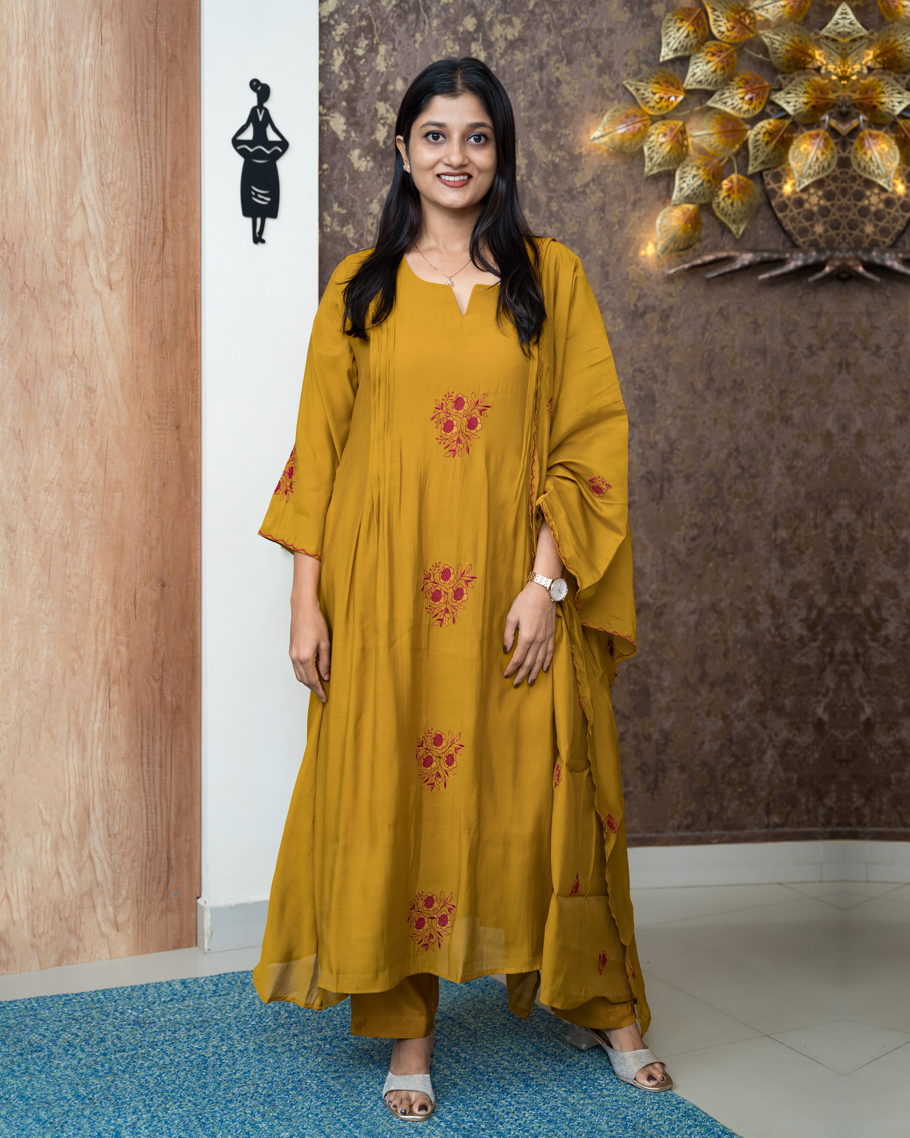Load image into Gallery viewer, Mul Chanderi Suit-6870
