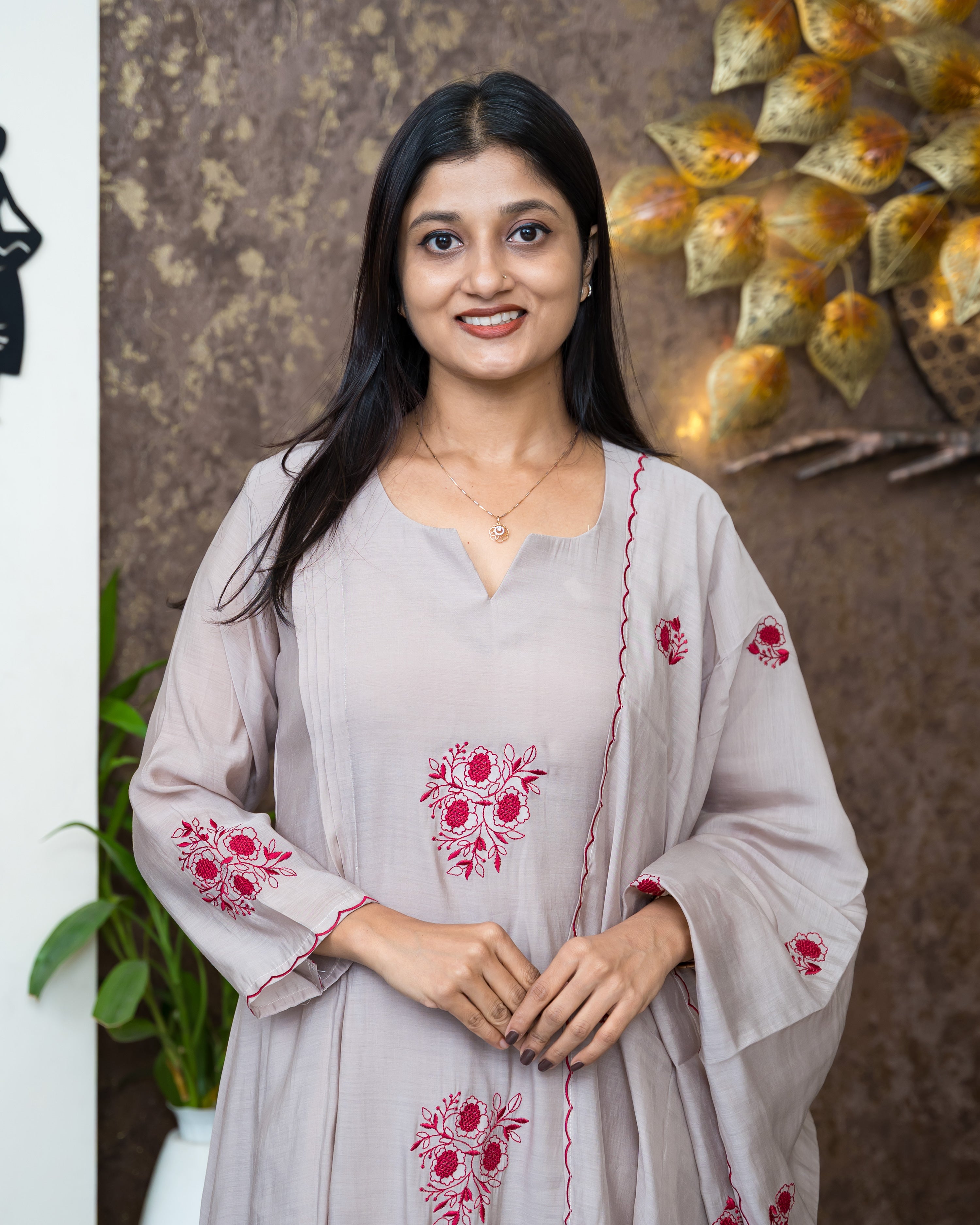 Load image into Gallery viewer, Mul Chanderi Suit-6870
