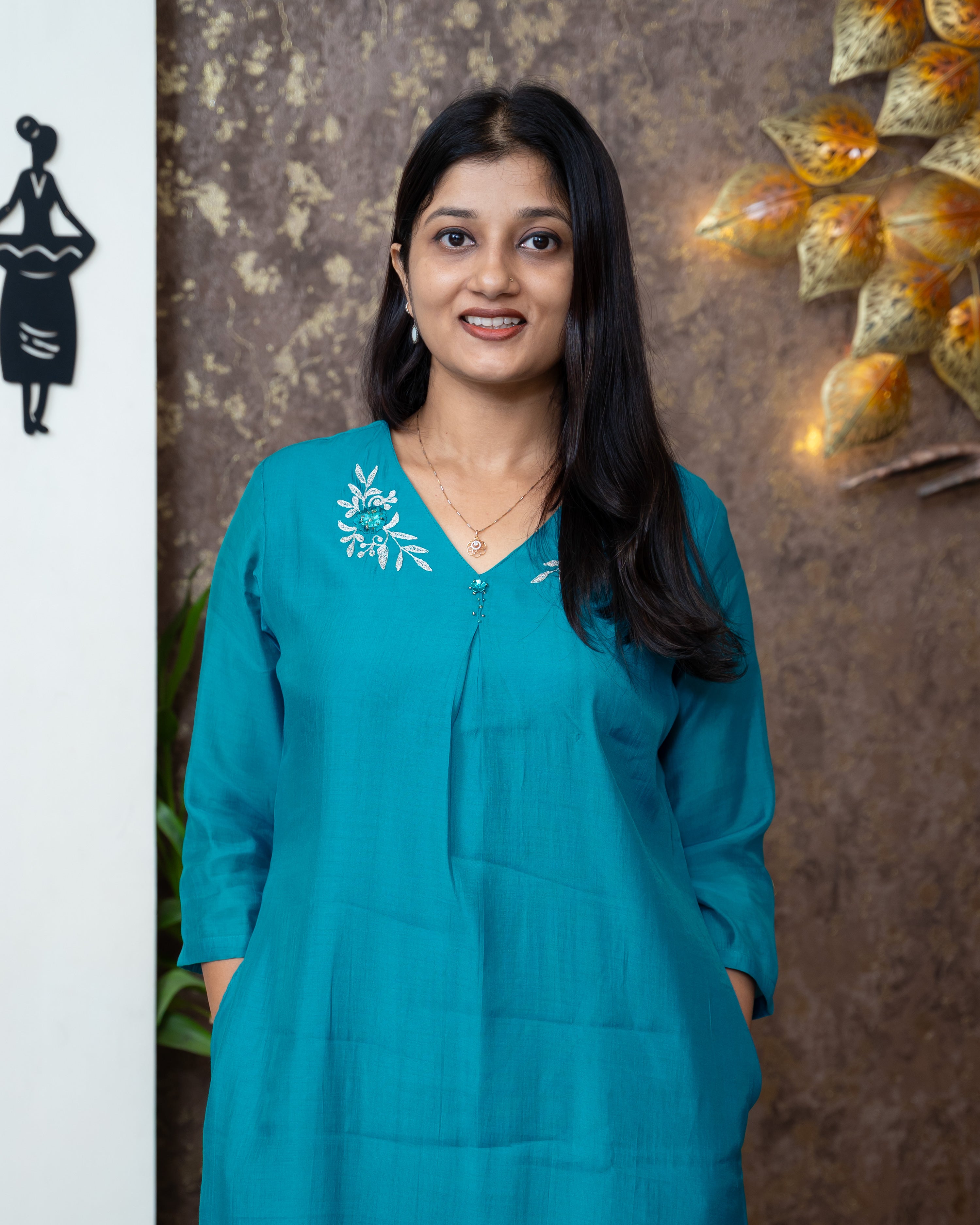 Load image into Gallery viewer, Mul Chanderi Kurti-7095
