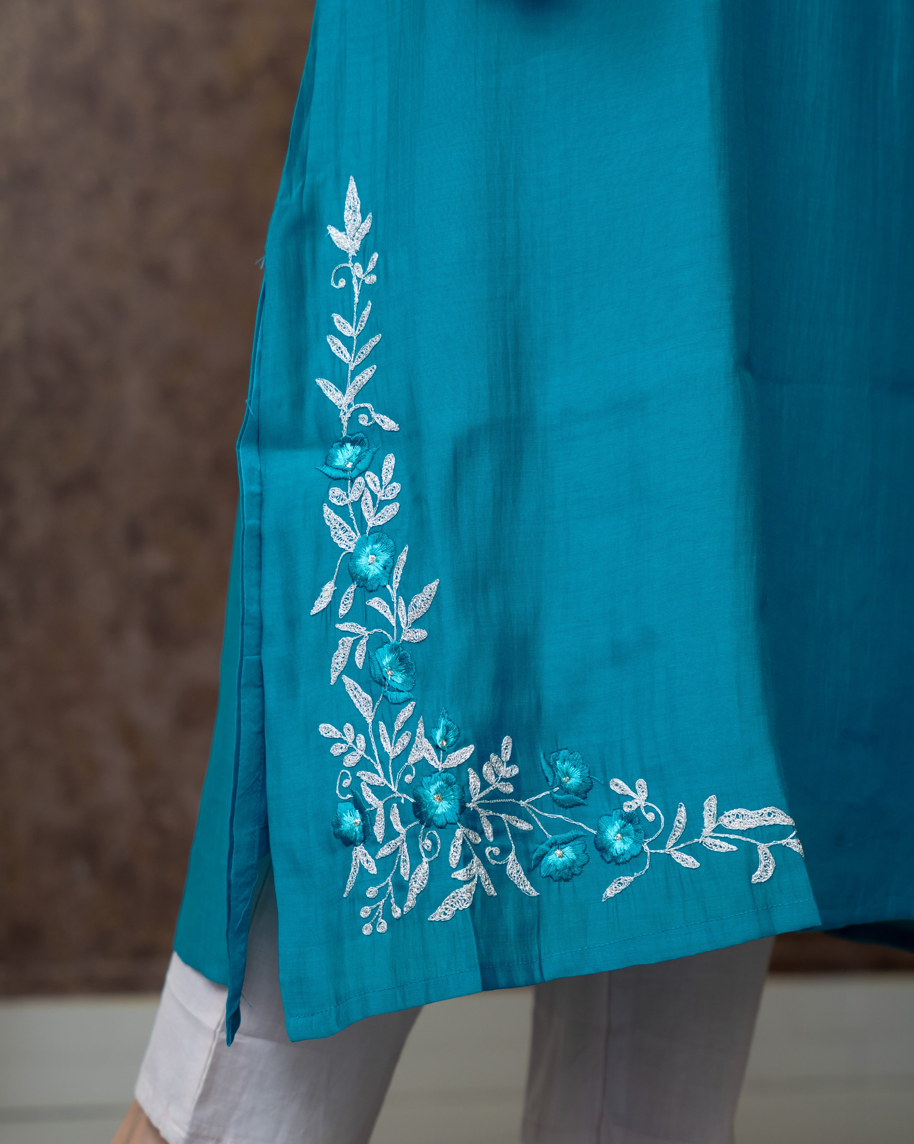 Load image into Gallery viewer, Mul Chanderi Kurti-7095

