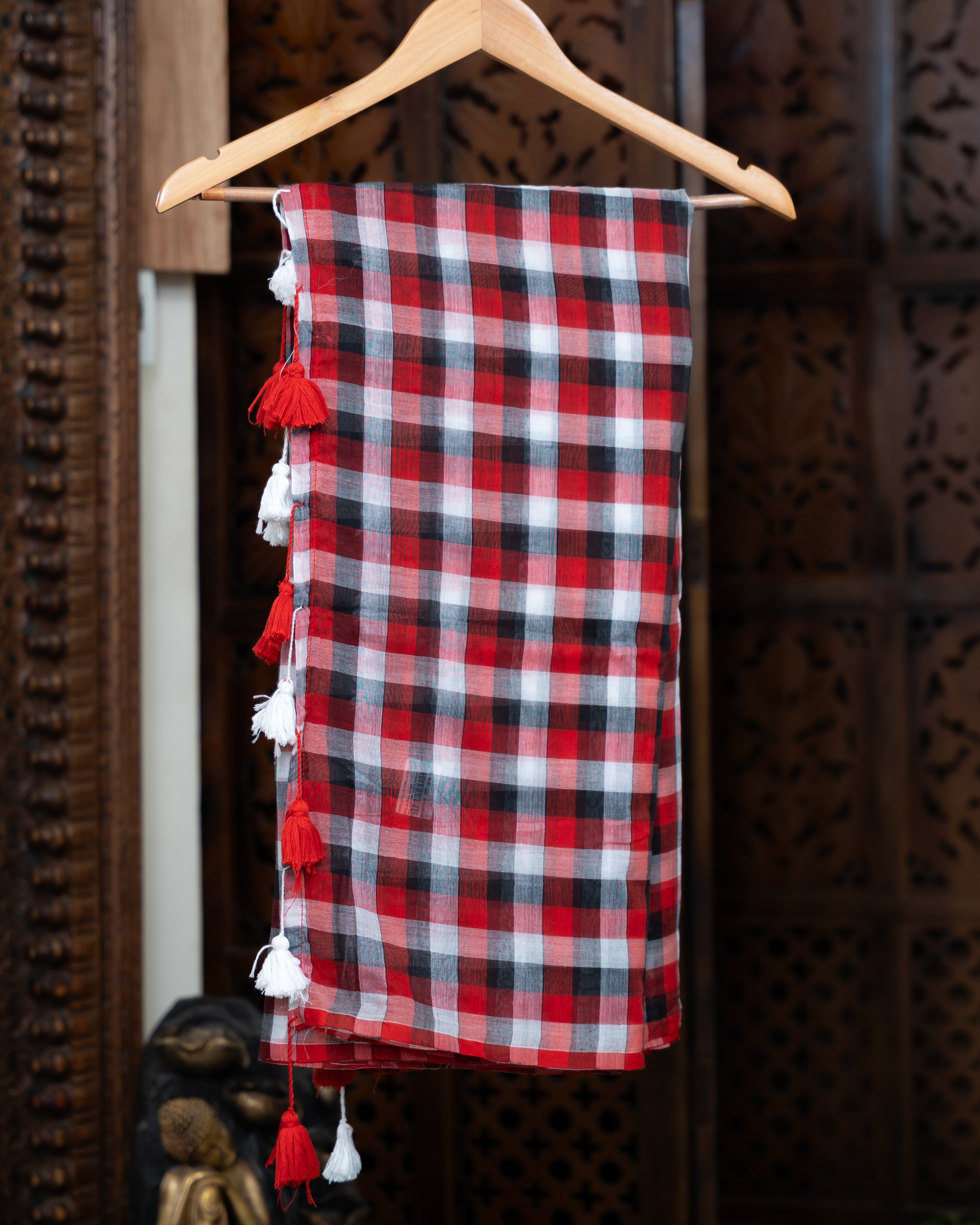 Load image into Gallery viewer, Mul Cotton Saree- 7114
