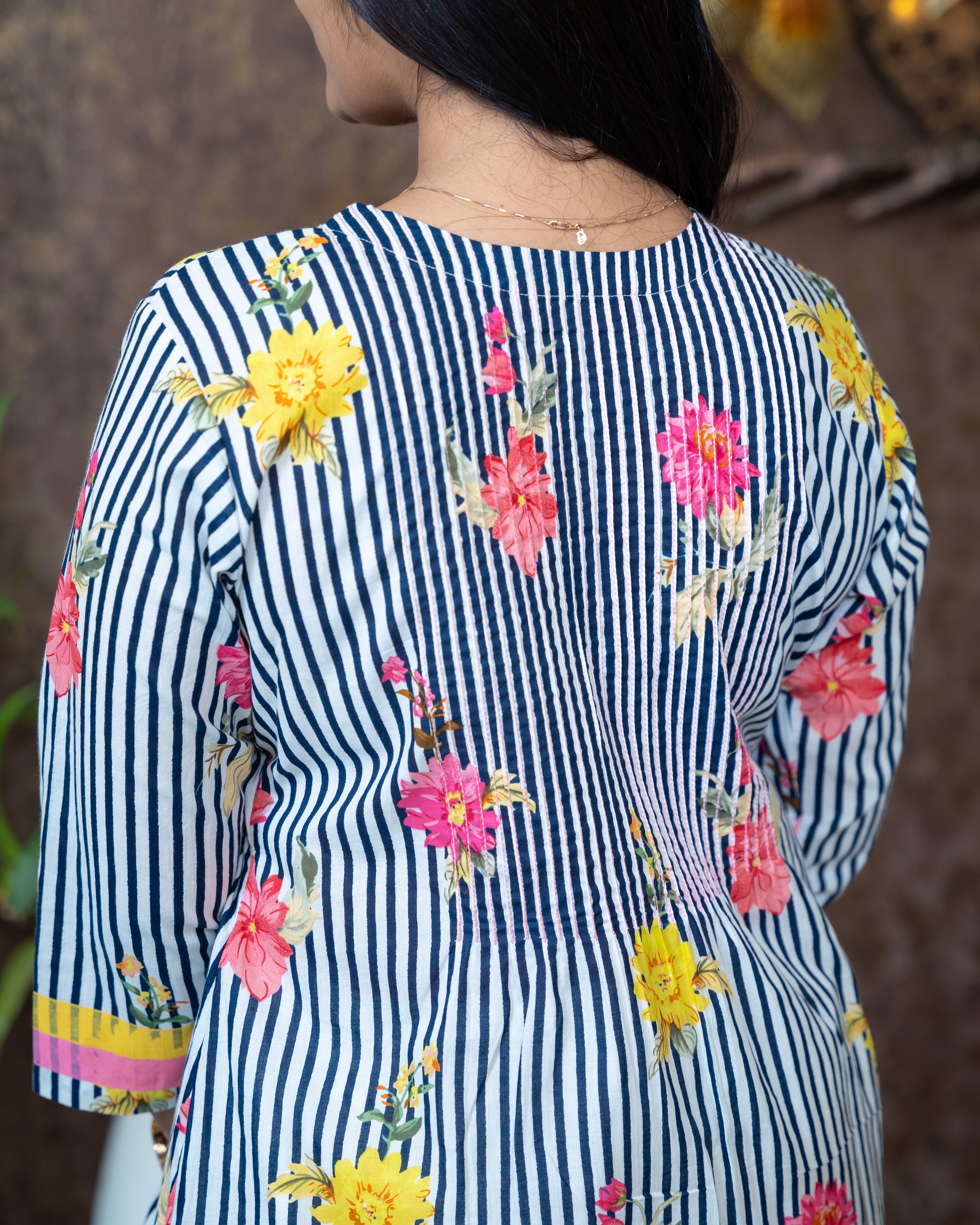 Load image into Gallery viewer, Cotton Kurti-7201
