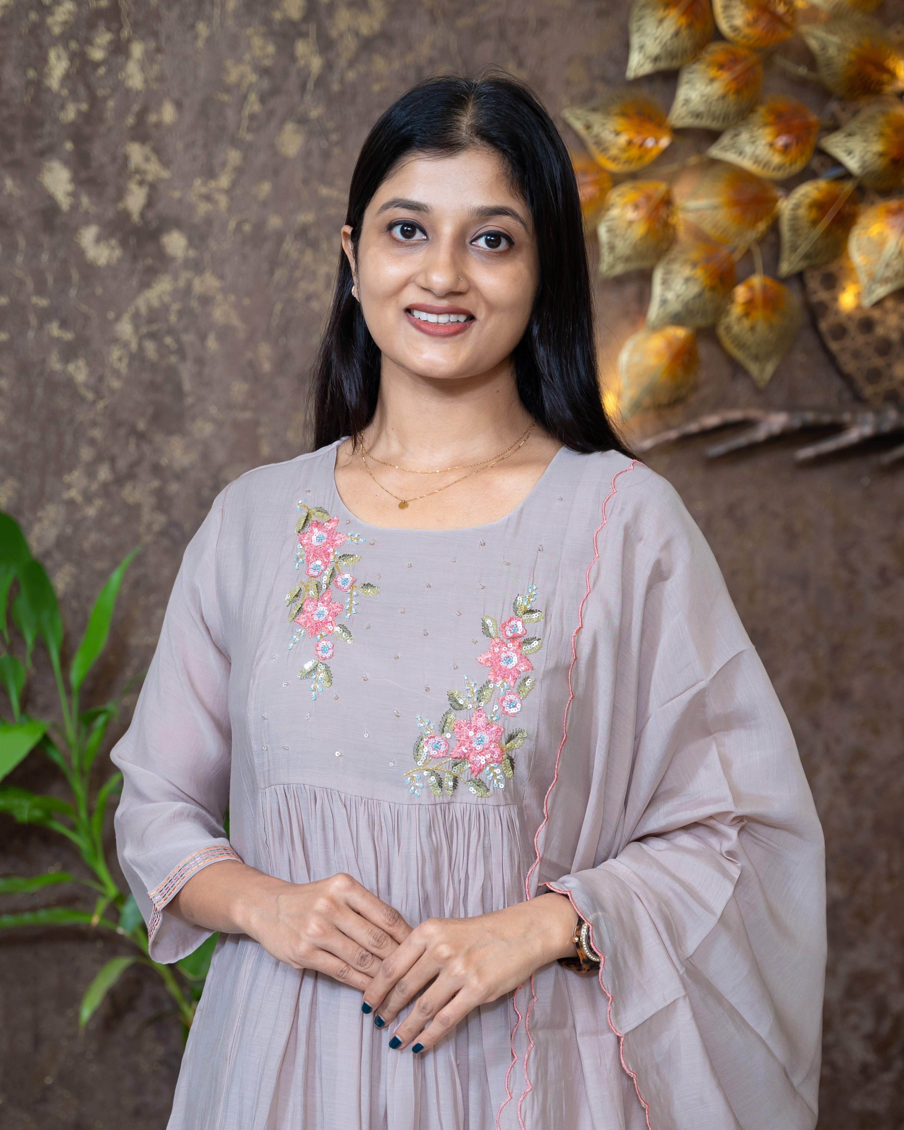 Load image into Gallery viewer, Mul Chanderi Suit-7218
