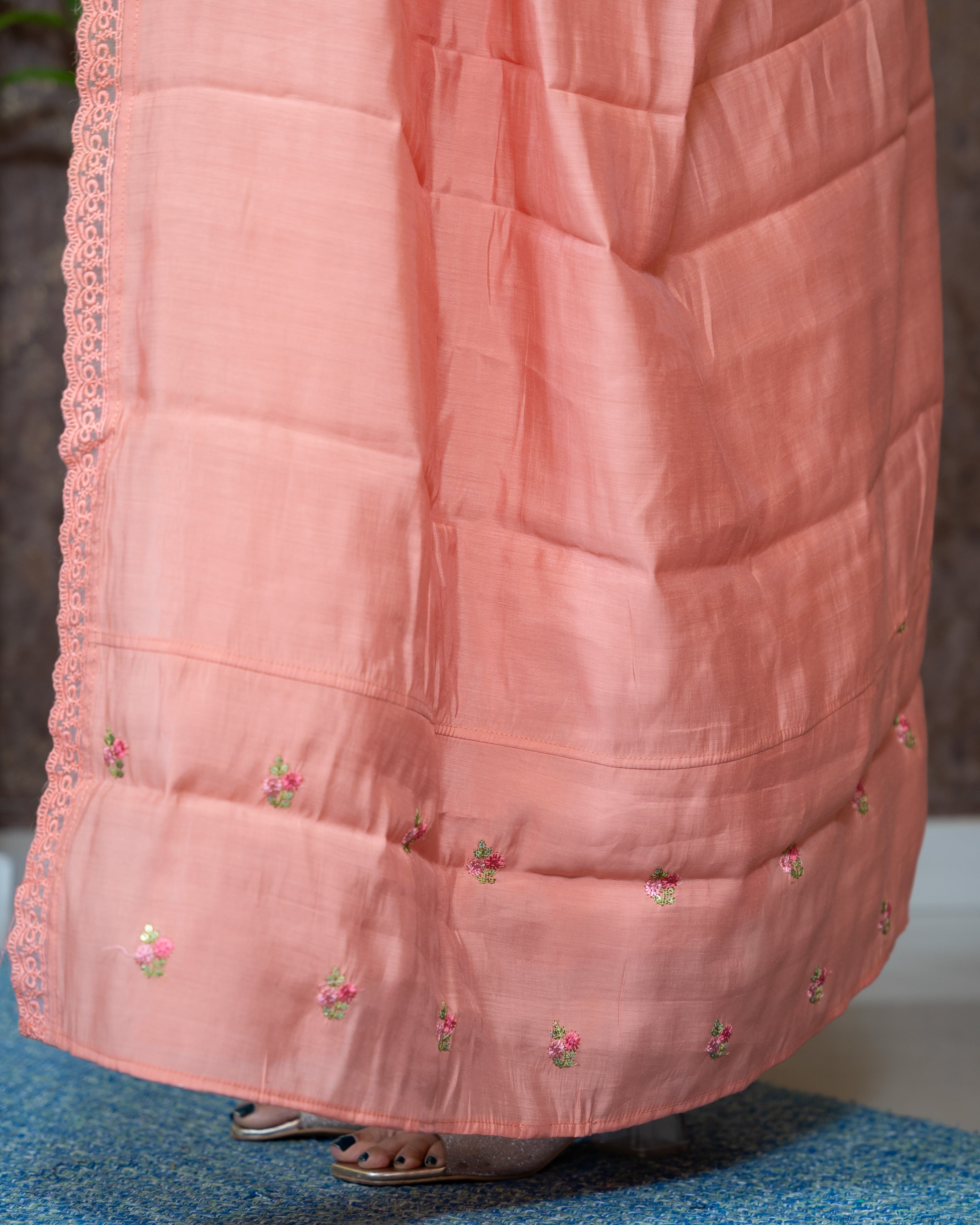 Load image into Gallery viewer, Mul Chanderi Suit-7217

