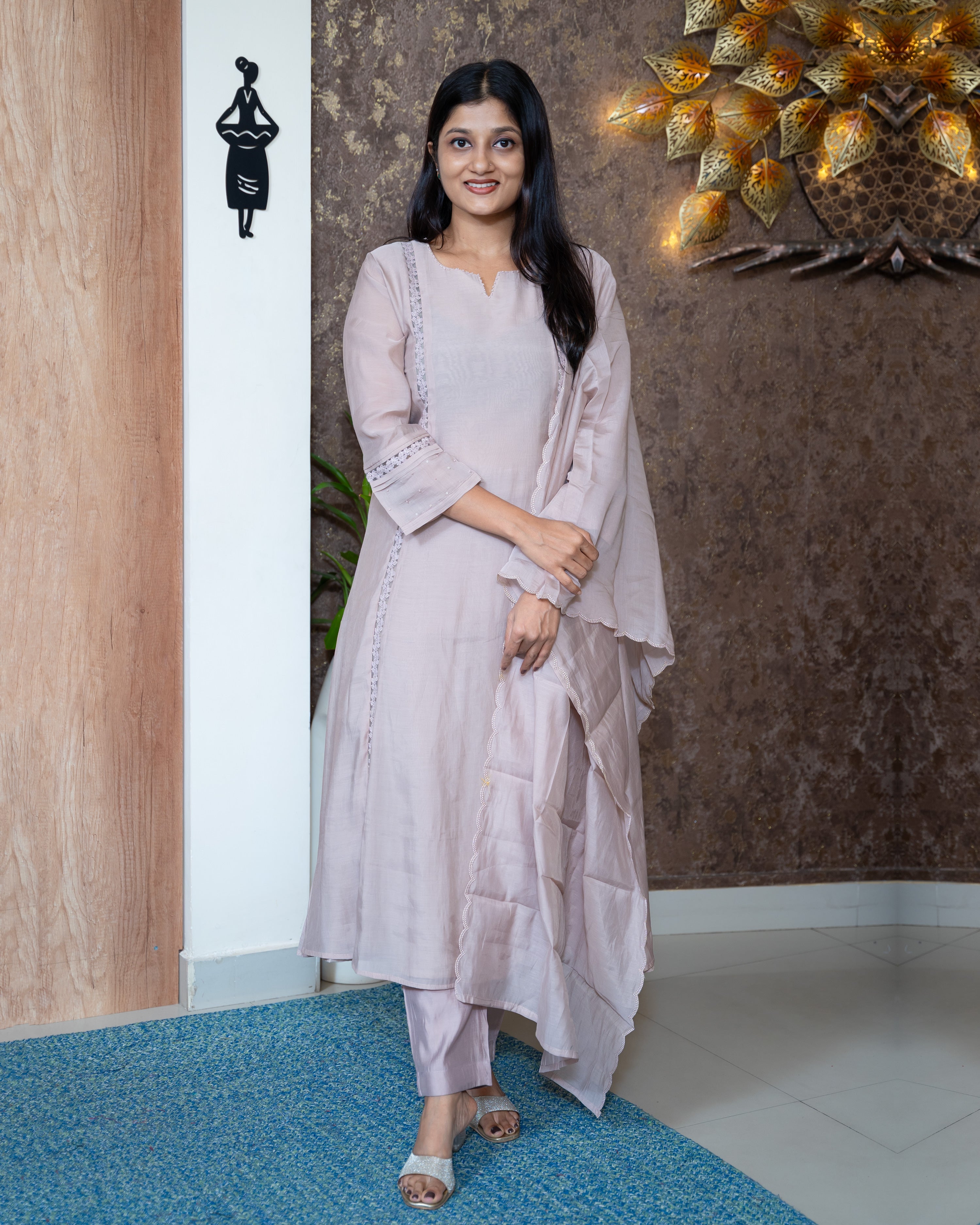 Load image into Gallery viewer, Mul Chanderi Suit-7515
