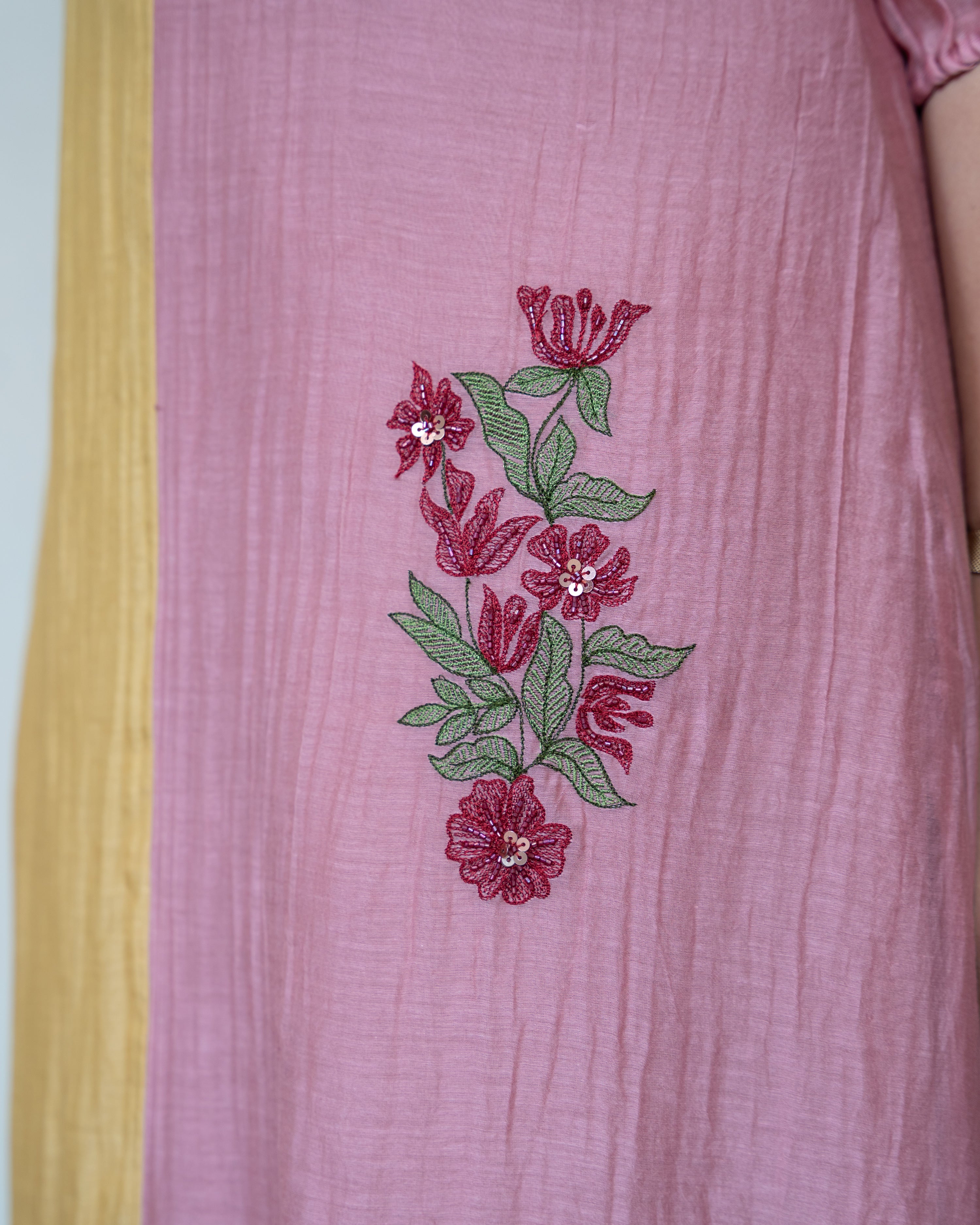 Load image into Gallery viewer, Mul Chanderi Designer Kurti(Pre-Order)-1061
