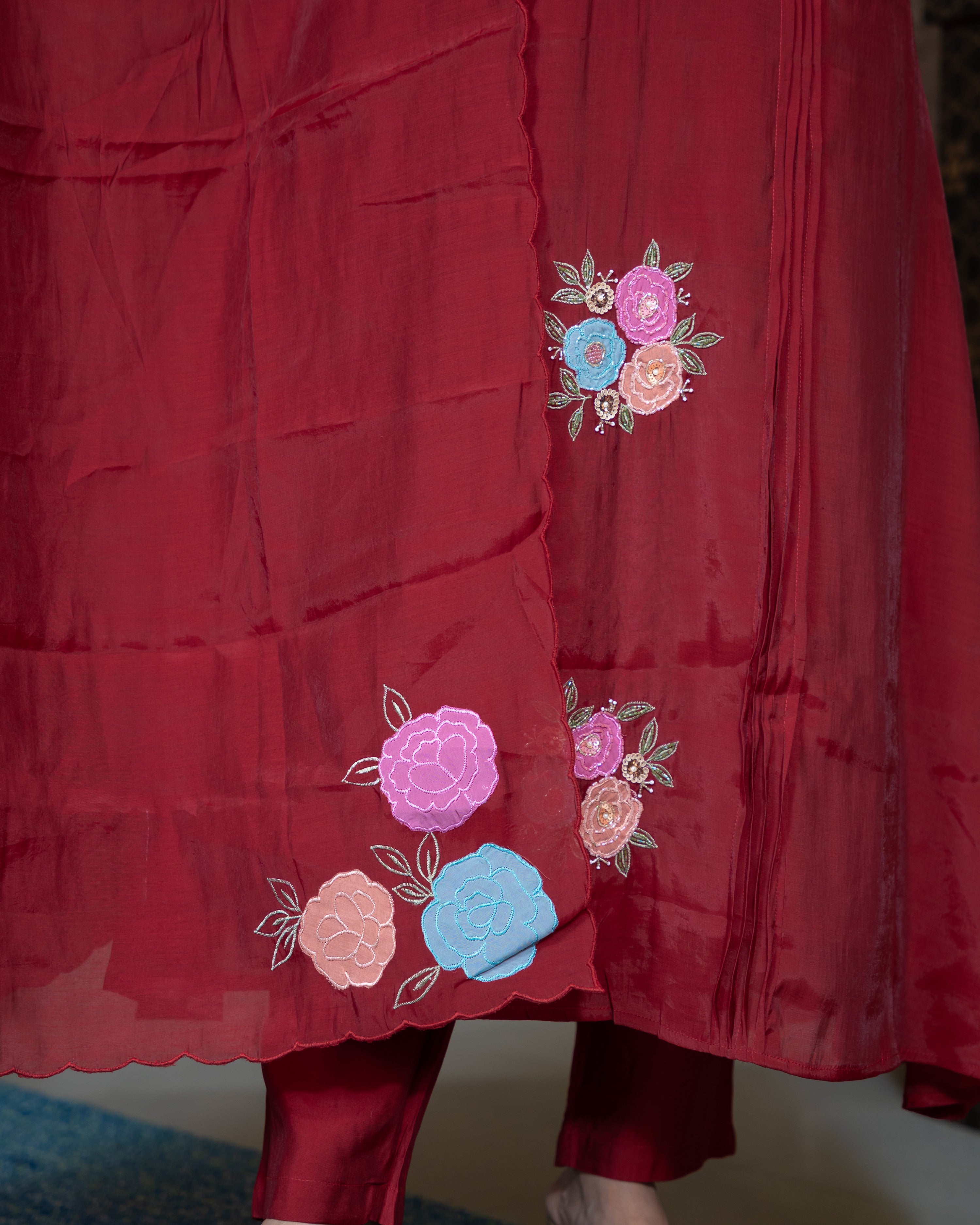 Load image into Gallery viewer, Mul Chanderi Suit-7616
