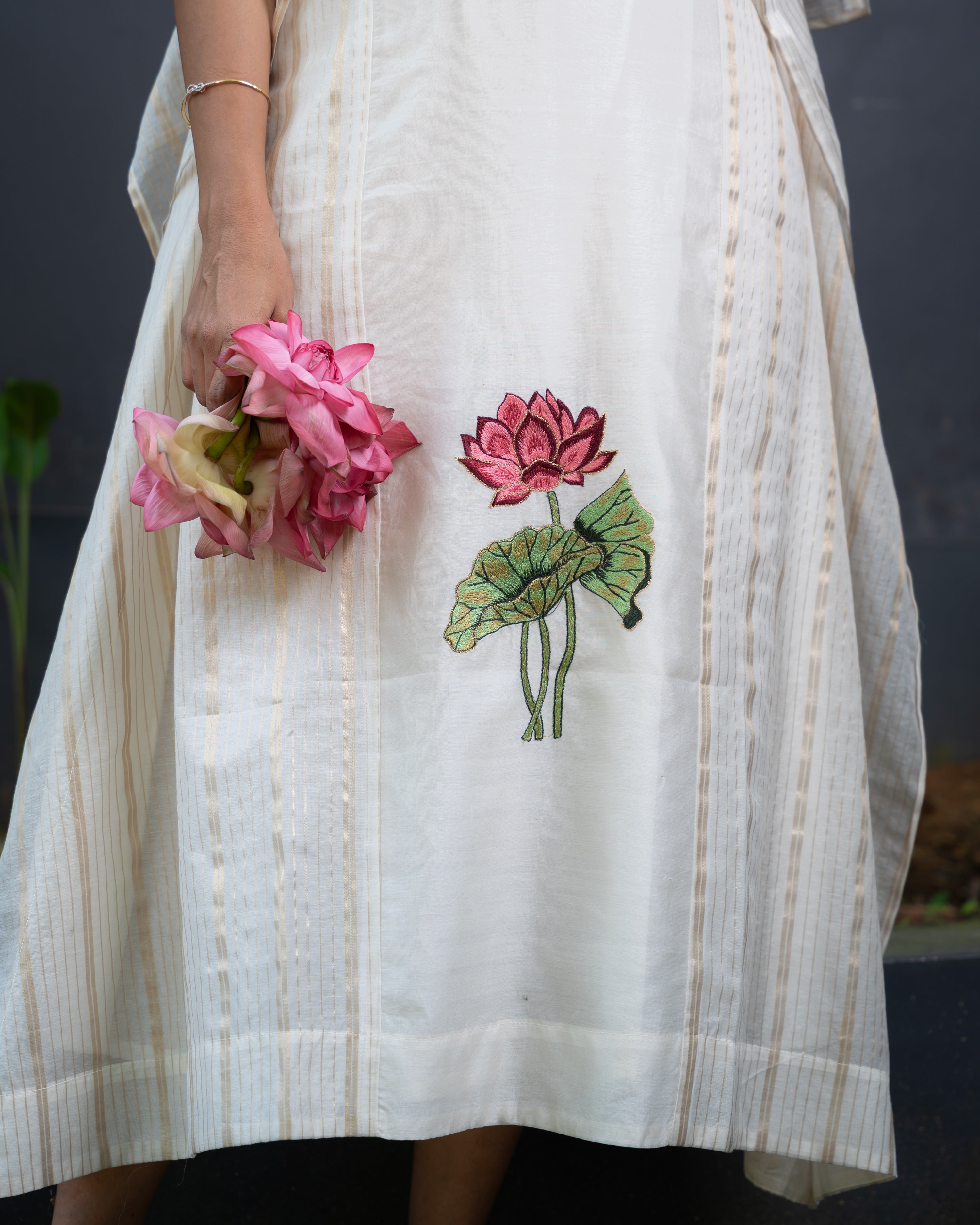 Load image into Gallery viewer, Mul Chanderi Designer Kaftan(Pre-Order)-1047
