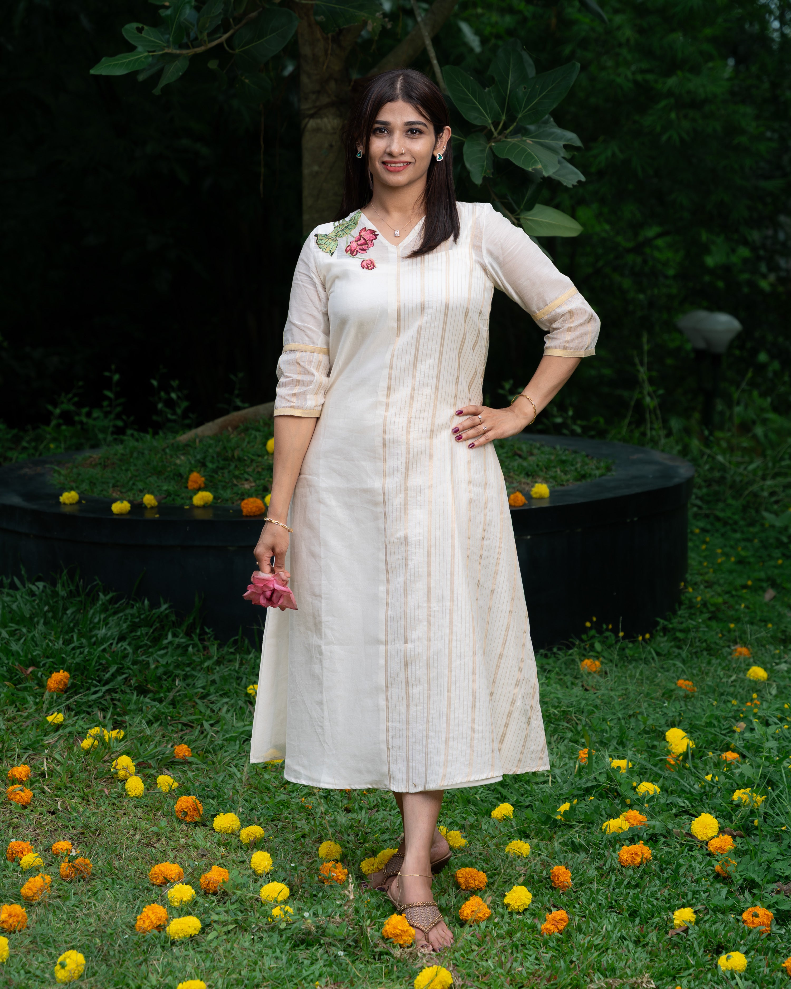 Load image into Gallery viewer, Mul Chanderi Designer Kurti(Pre-Order)-1046

